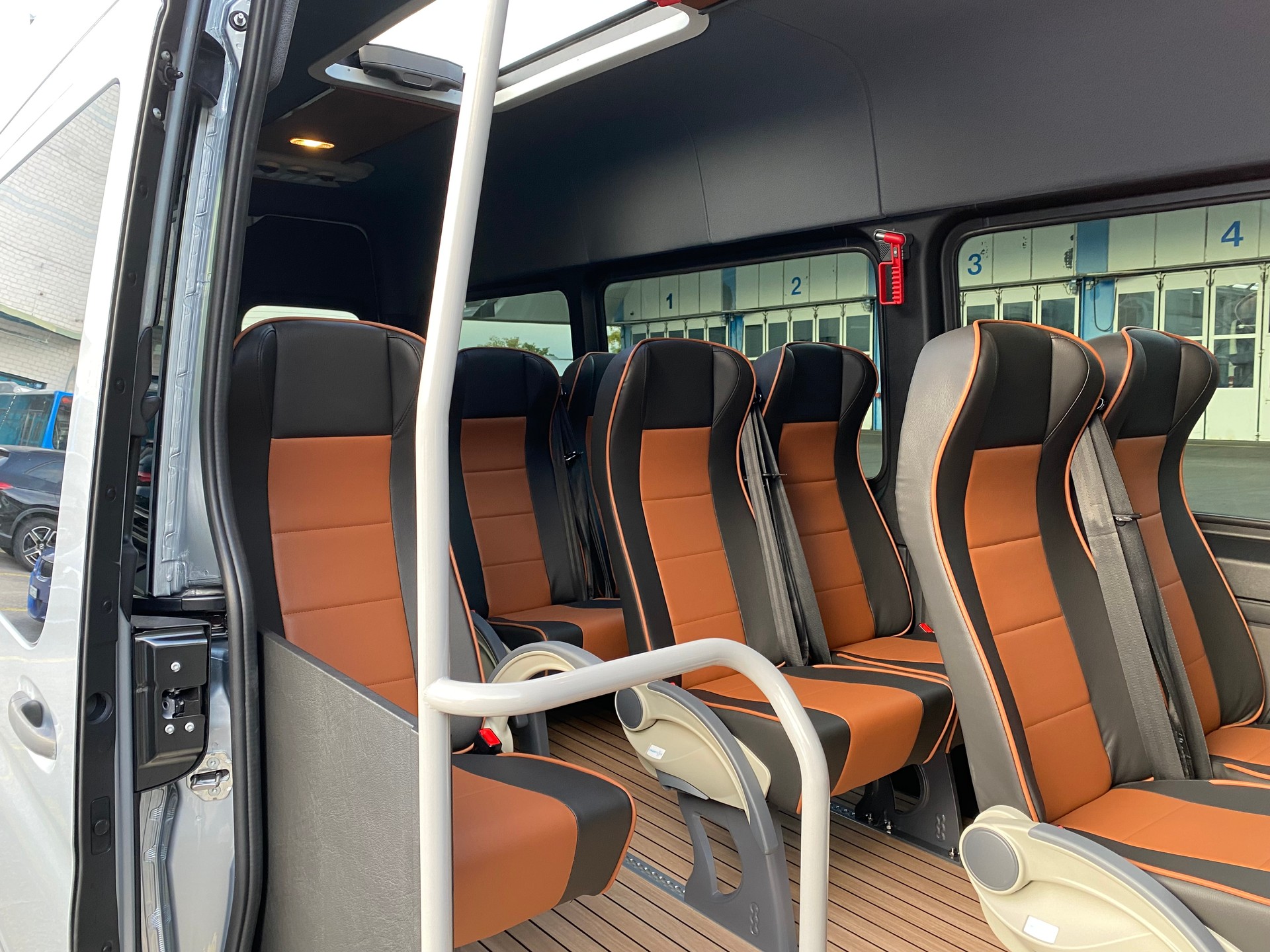 MERCEDES-BENZ 17PL 420 ESprinter 113Kw-image-1