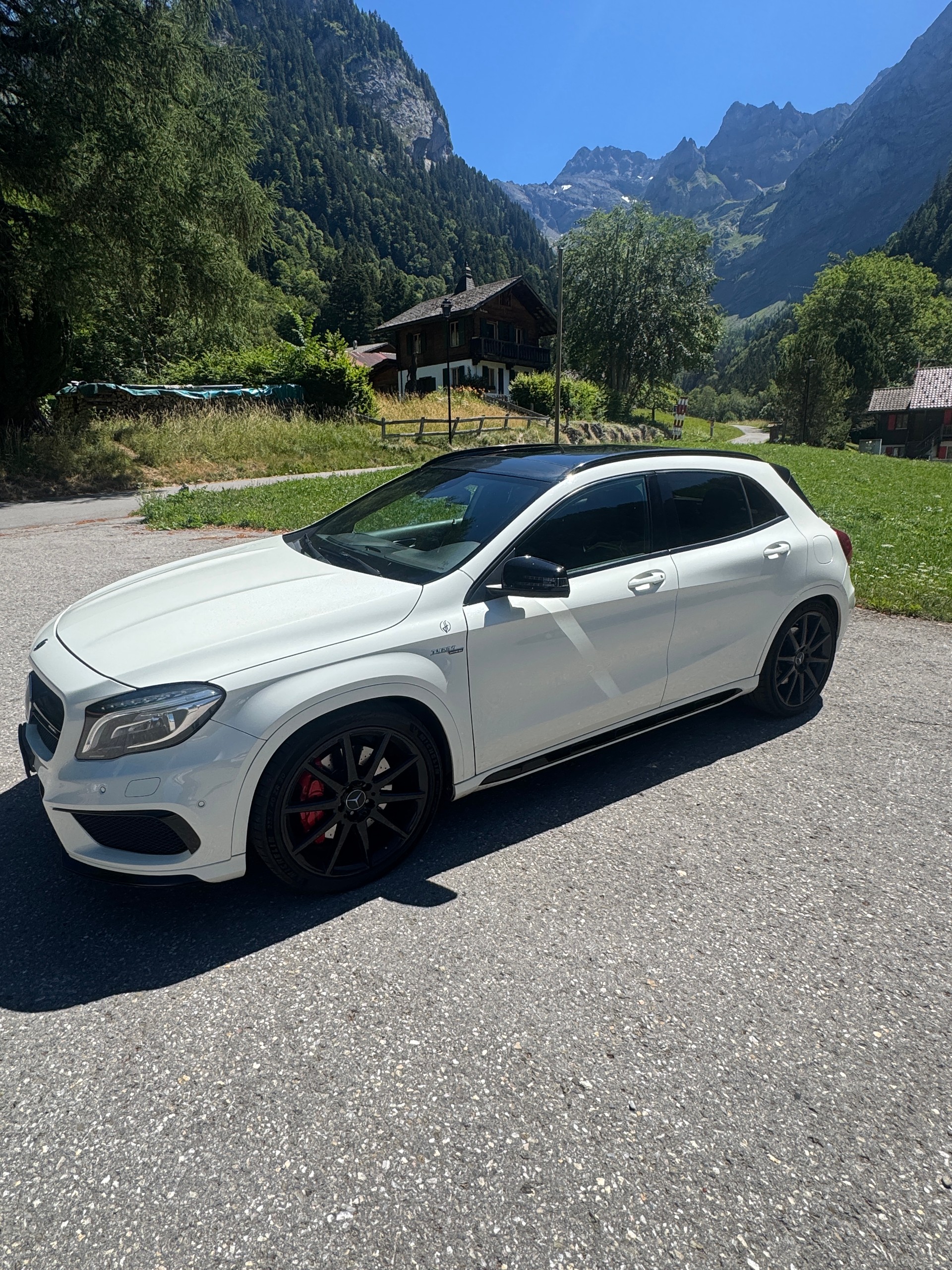MERCEDES-BENZ GLA 45 AMG 4m-image-1