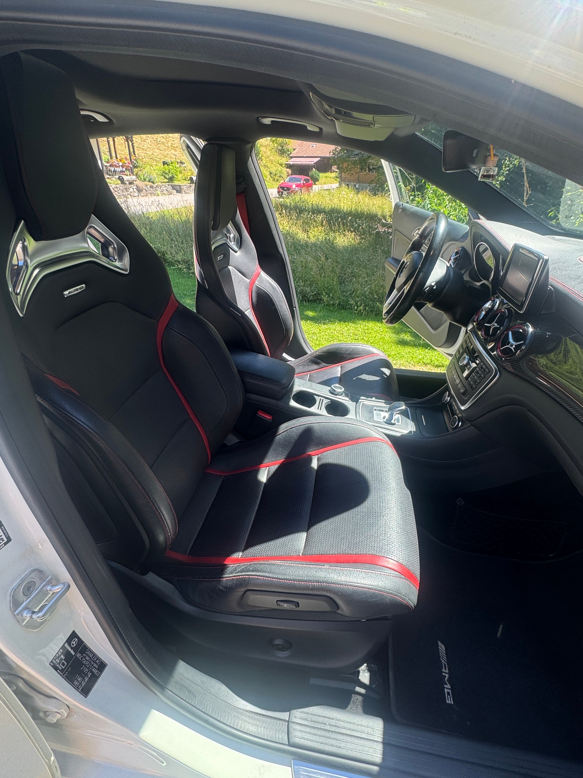 MERCEDES-BENZ GLA 45 AMG 4m-image-4