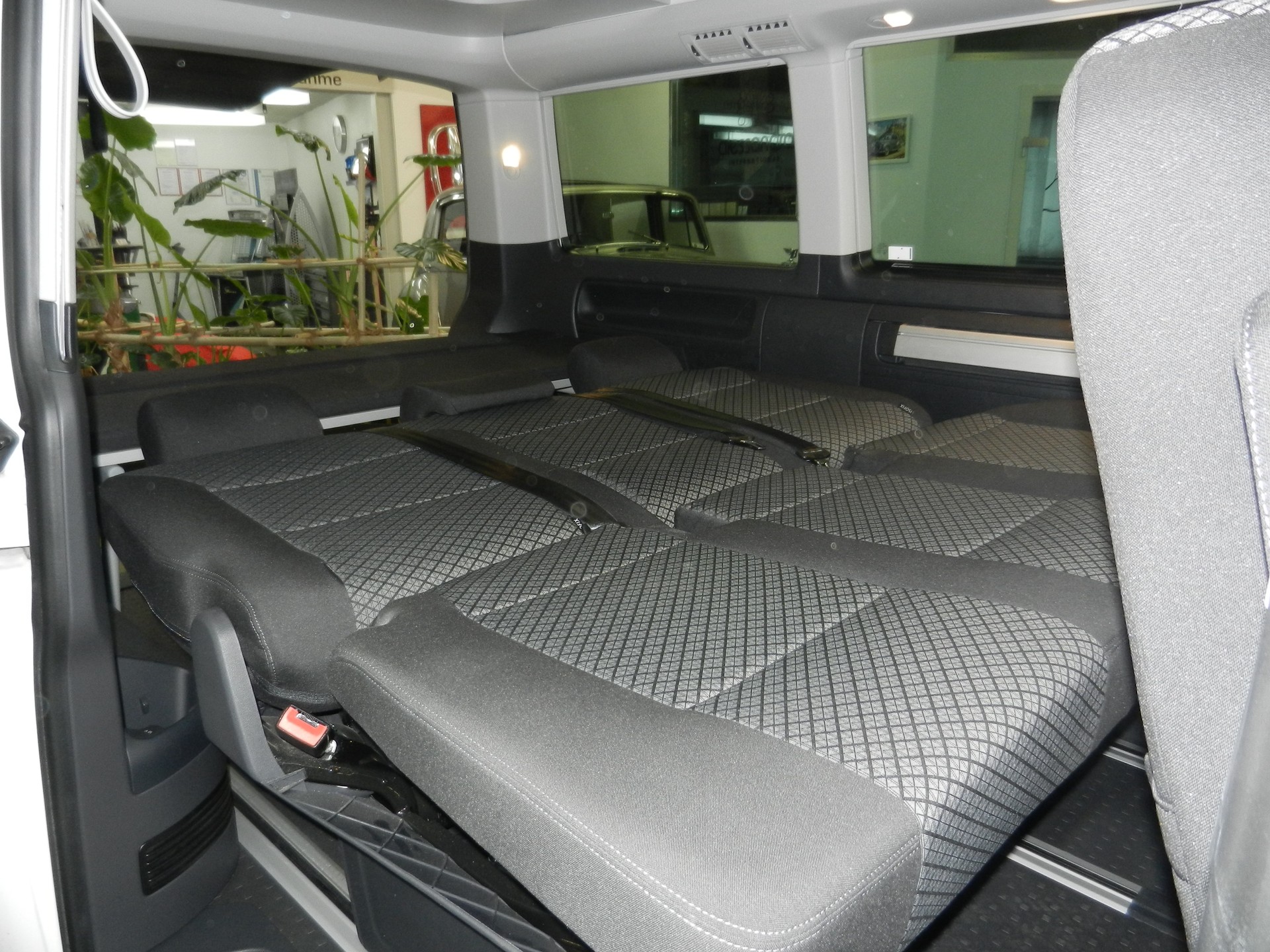 VW T6.1 California 2.0 TDI Beach Edition Spirit DSG-image-9