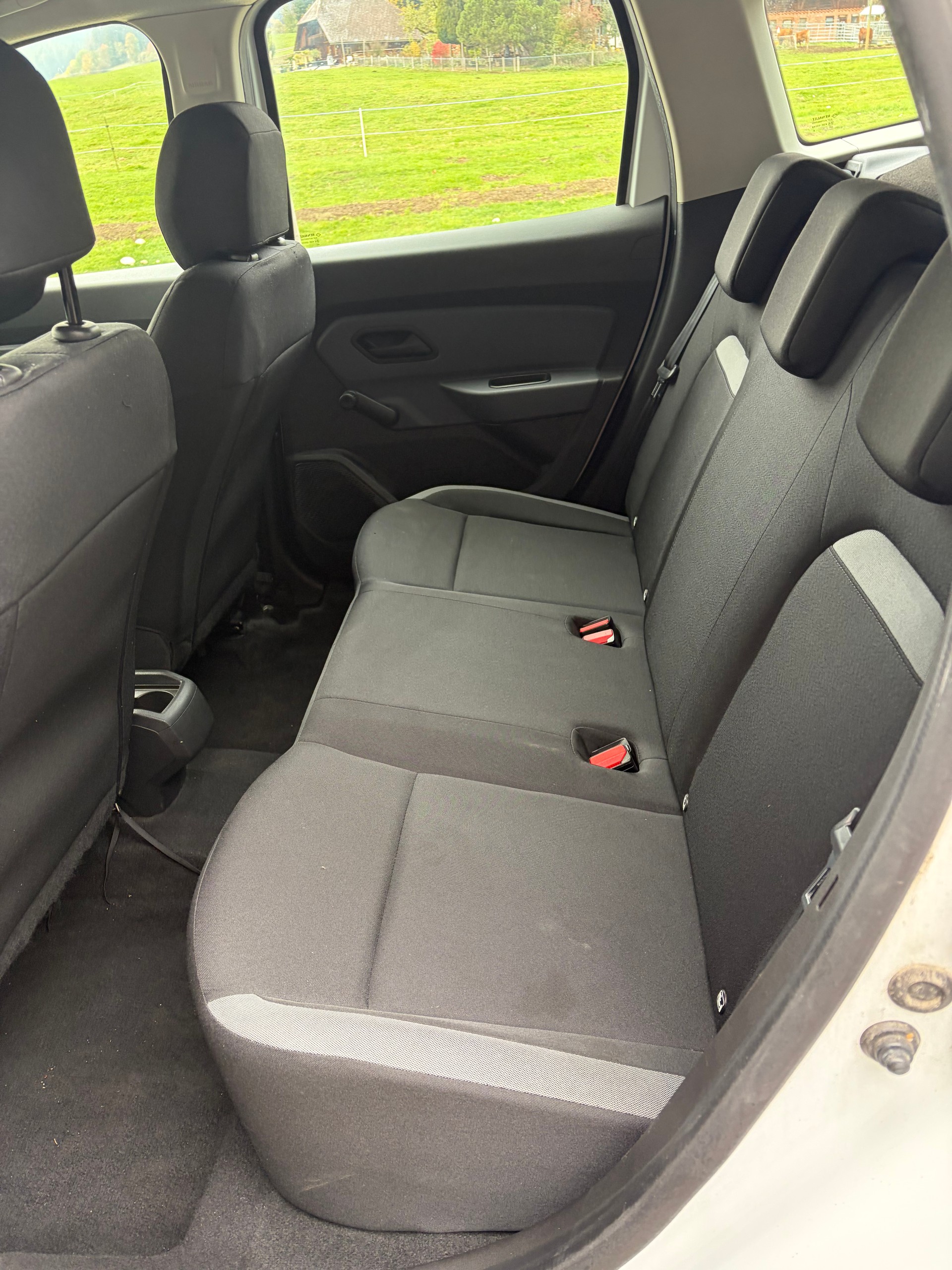 DACIA Duster TCe 125 Essential 4x4-image-4