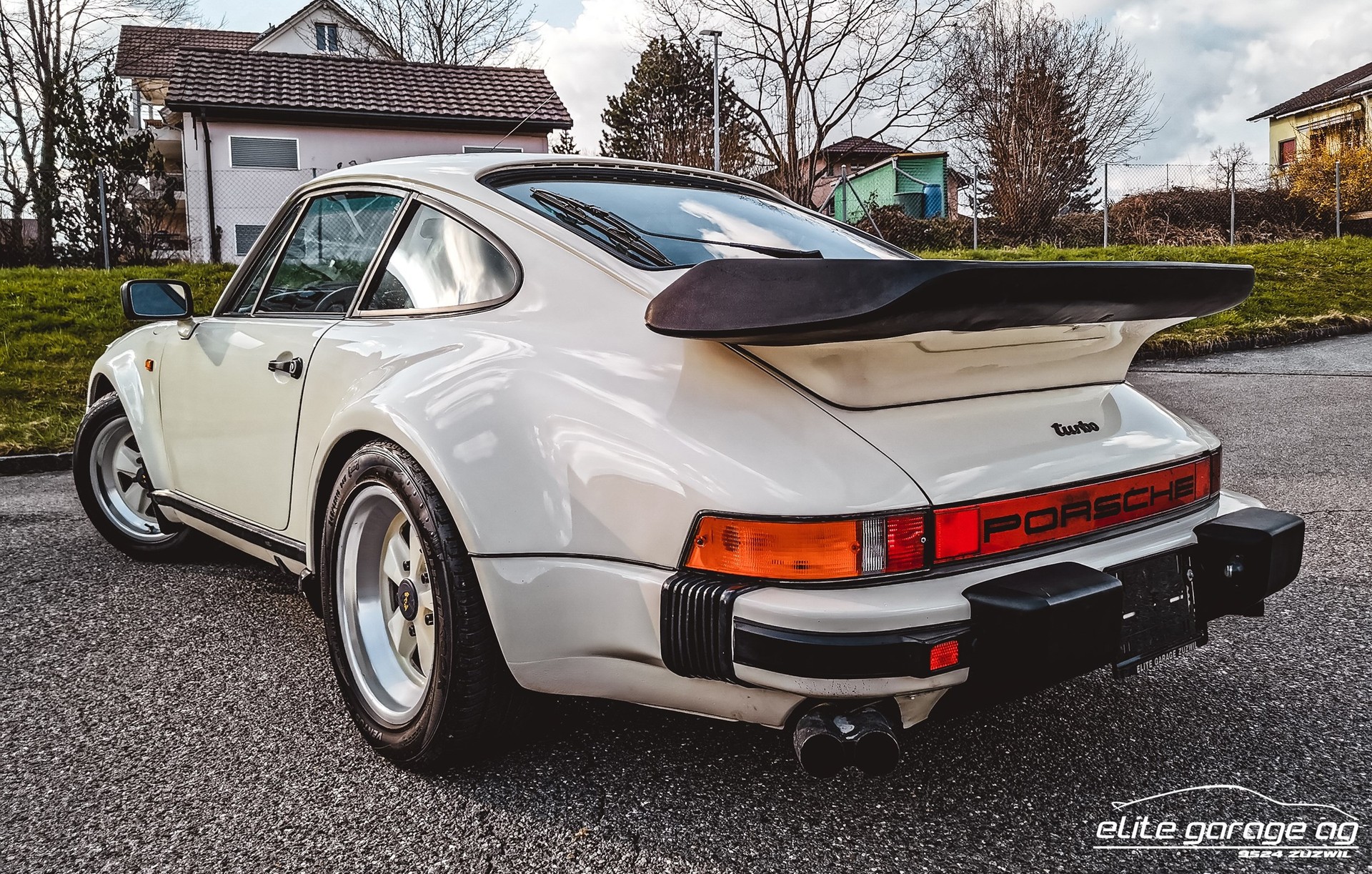 PORSCHE 911 Turbo-image-7