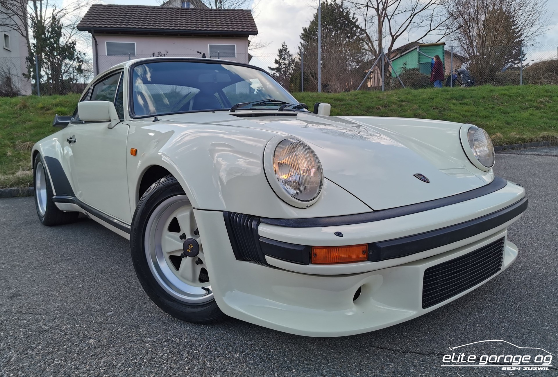 PORSCHE 911 Turbo-image-1