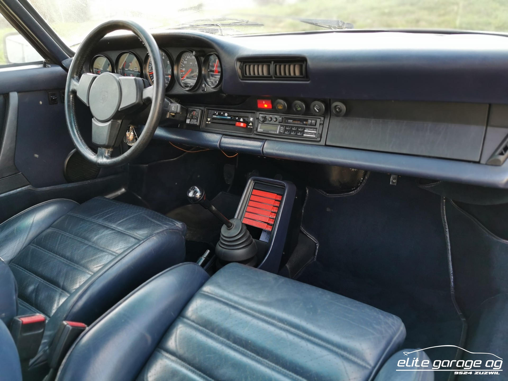 PORSCHE 911 Turbo-image-14