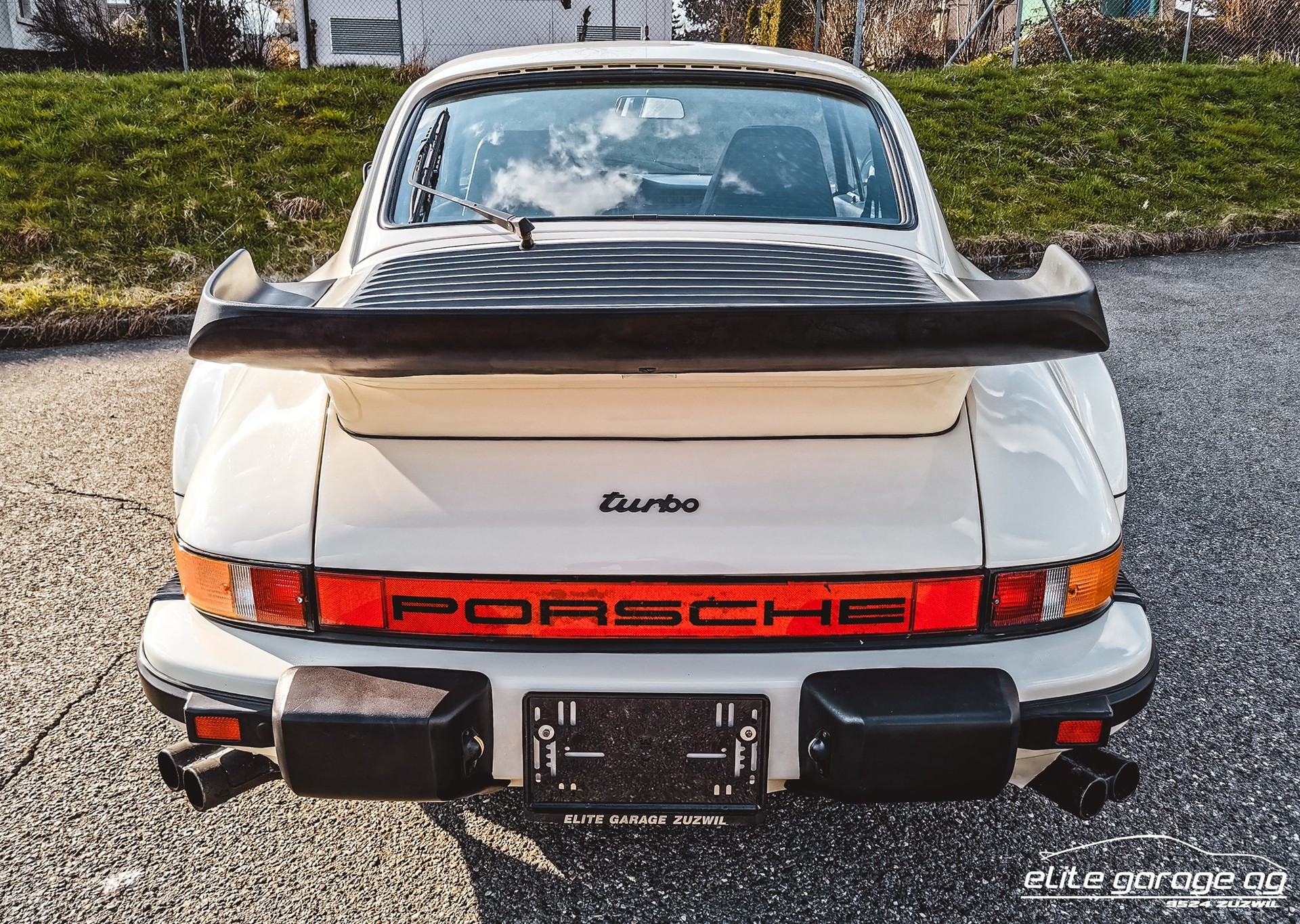 PORSCHE 911 Turbo-image-6