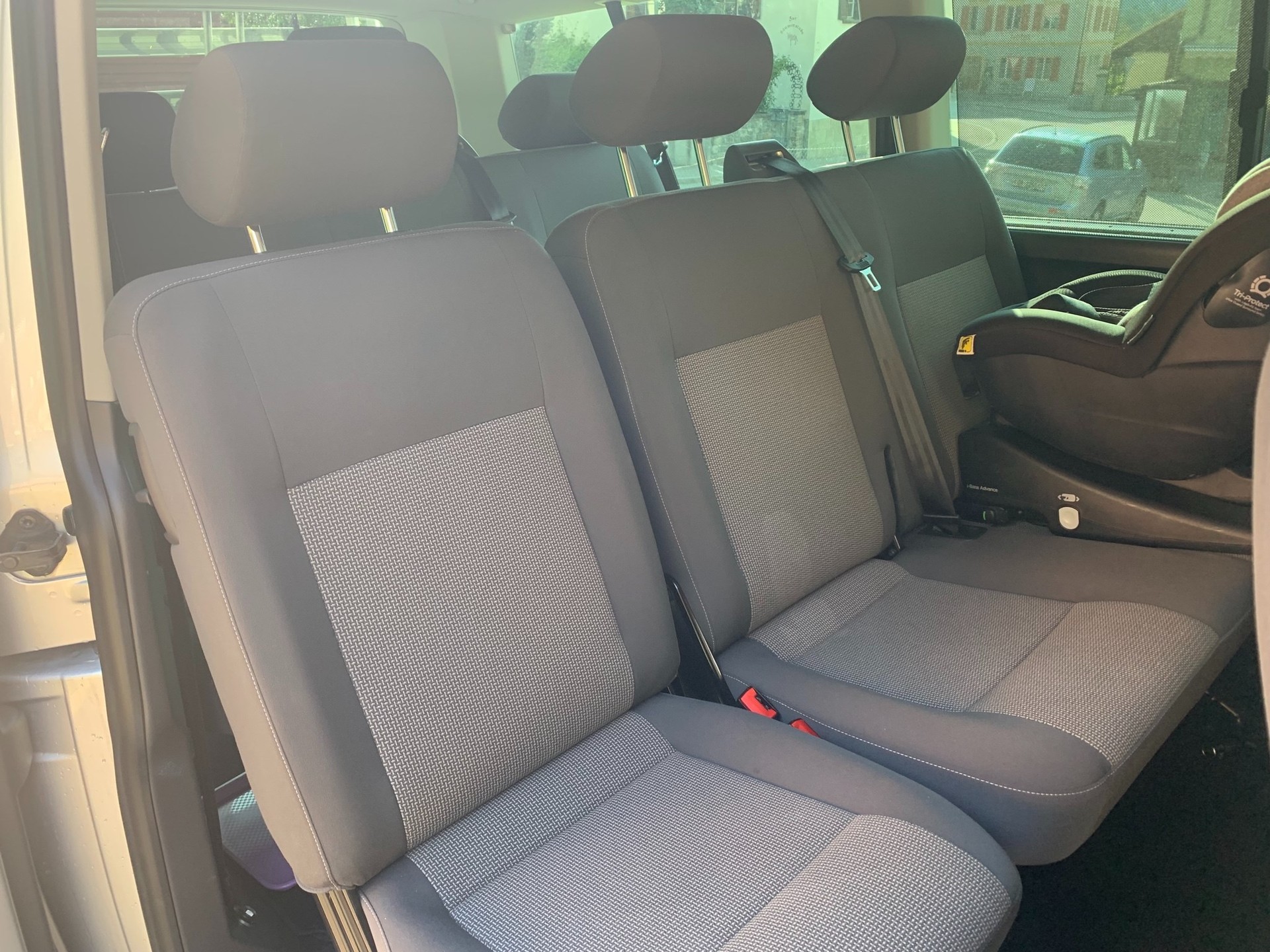 VW T5 Caravelle Trendline 2.0 bitdi, Langversion, Standheizung, AHK, 8 Plätze-image-3