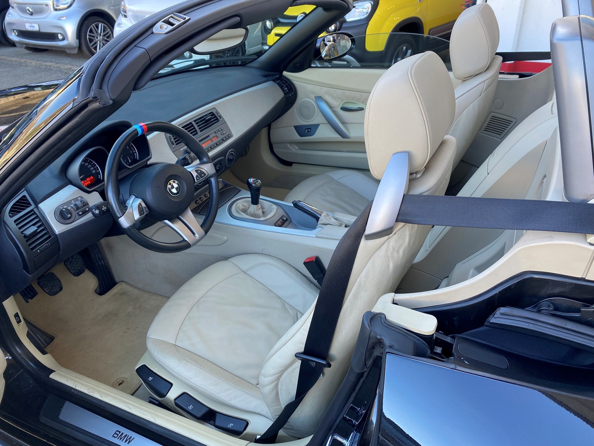 BMW Z4 2.2i Roadster-image-11