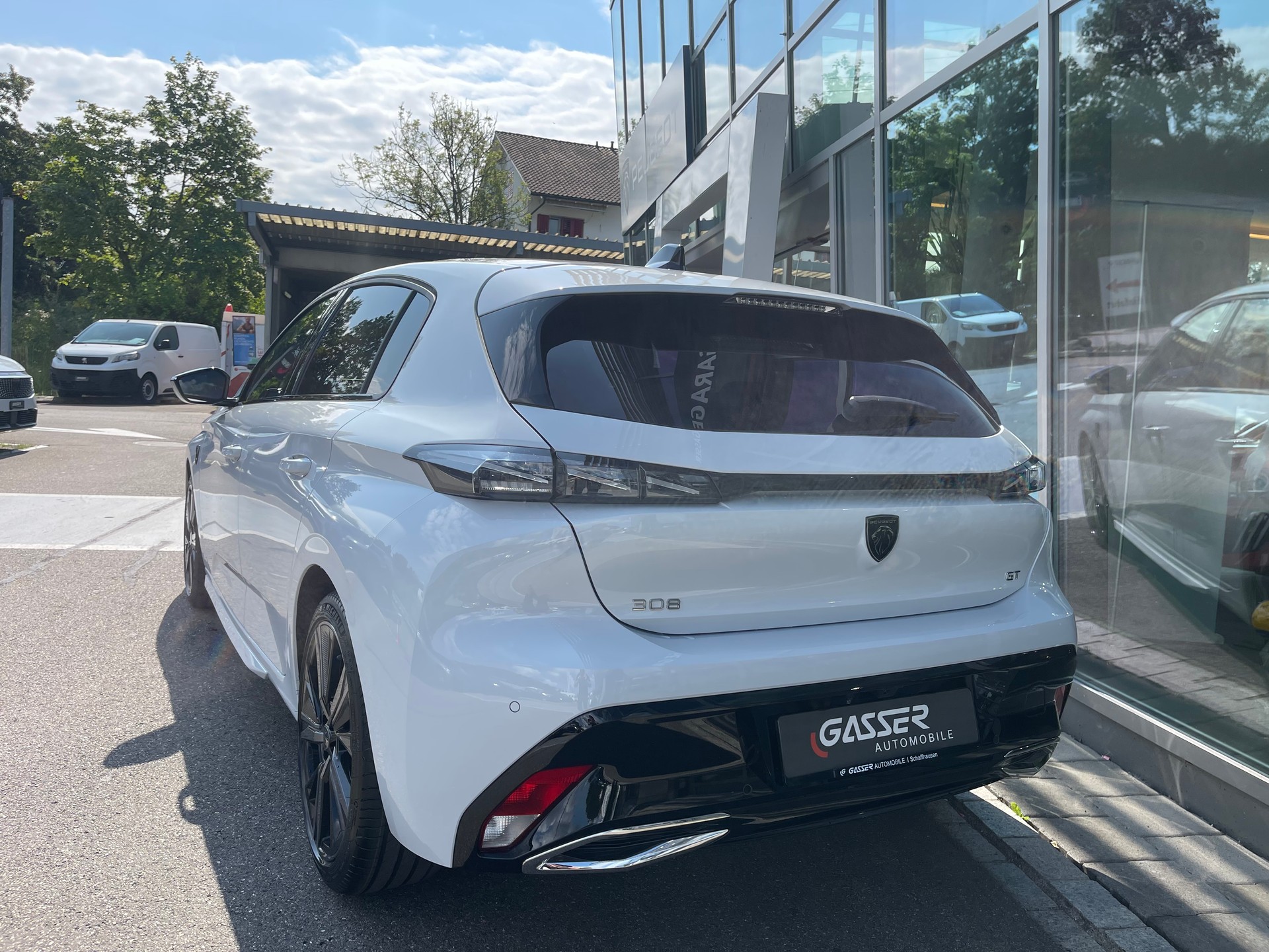PEUGEOT 308 1.2 MEHV 136 GT-image-2