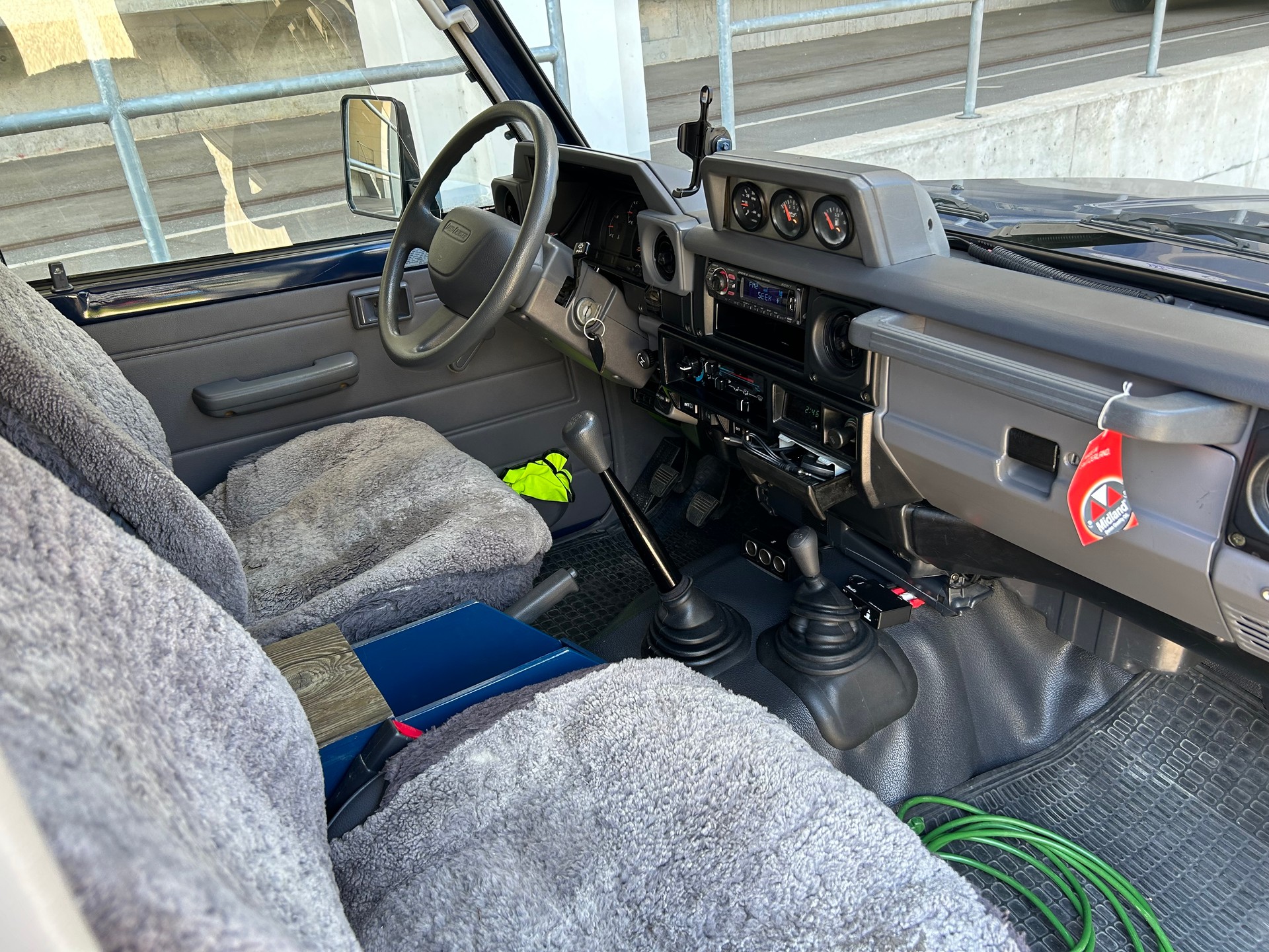 TOYOTA Land Cruiser 400 Hdt Long 4.2D-image-9