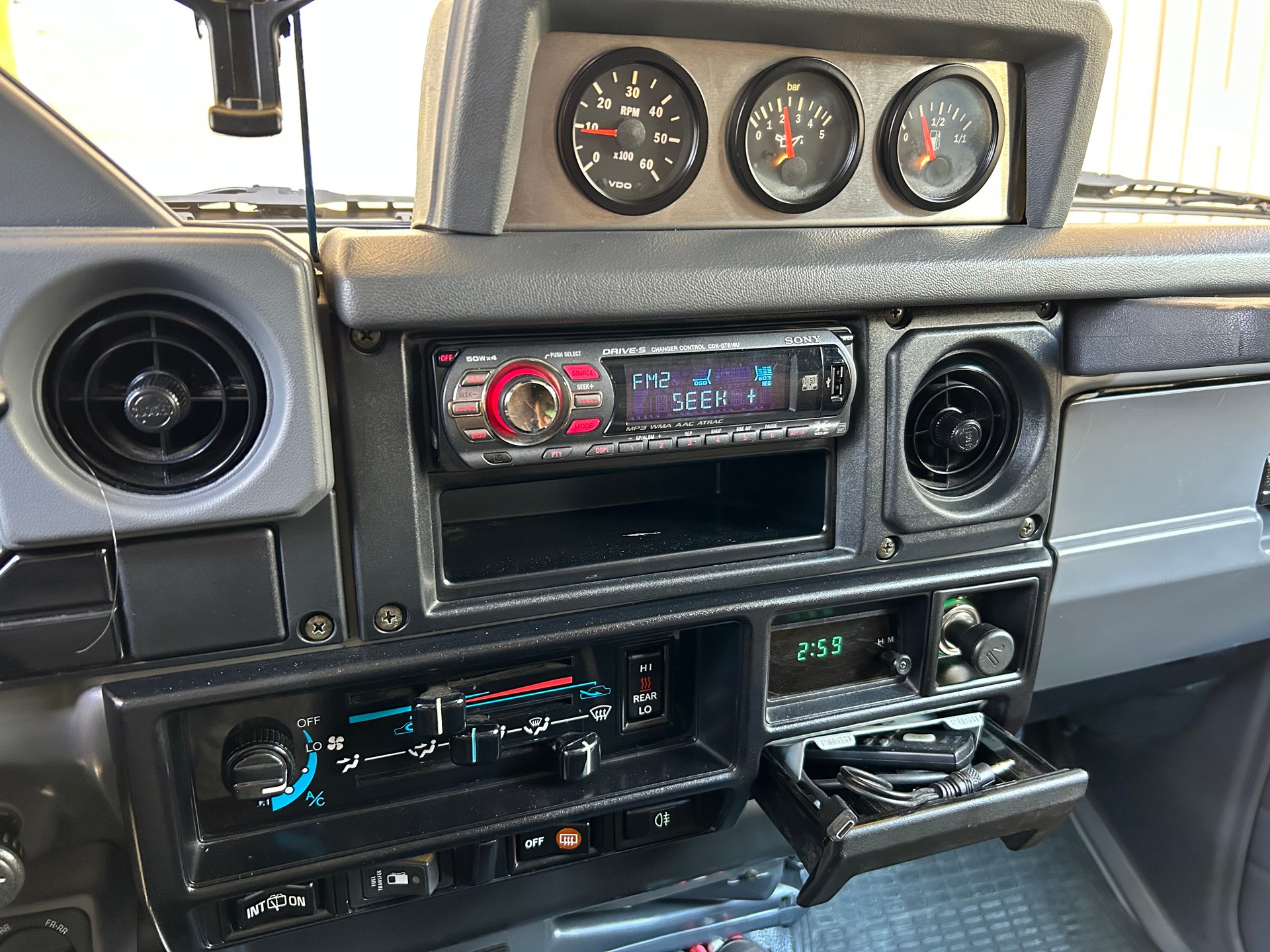 TOYOTA Land Cruiser 400 Hdt Long 4.2D-image-10