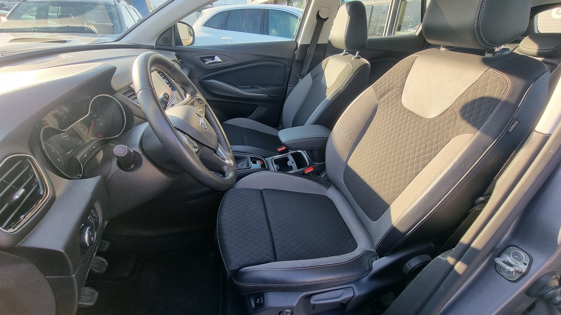 OPEL Grandland X 1.2i TP Excellence-image-8