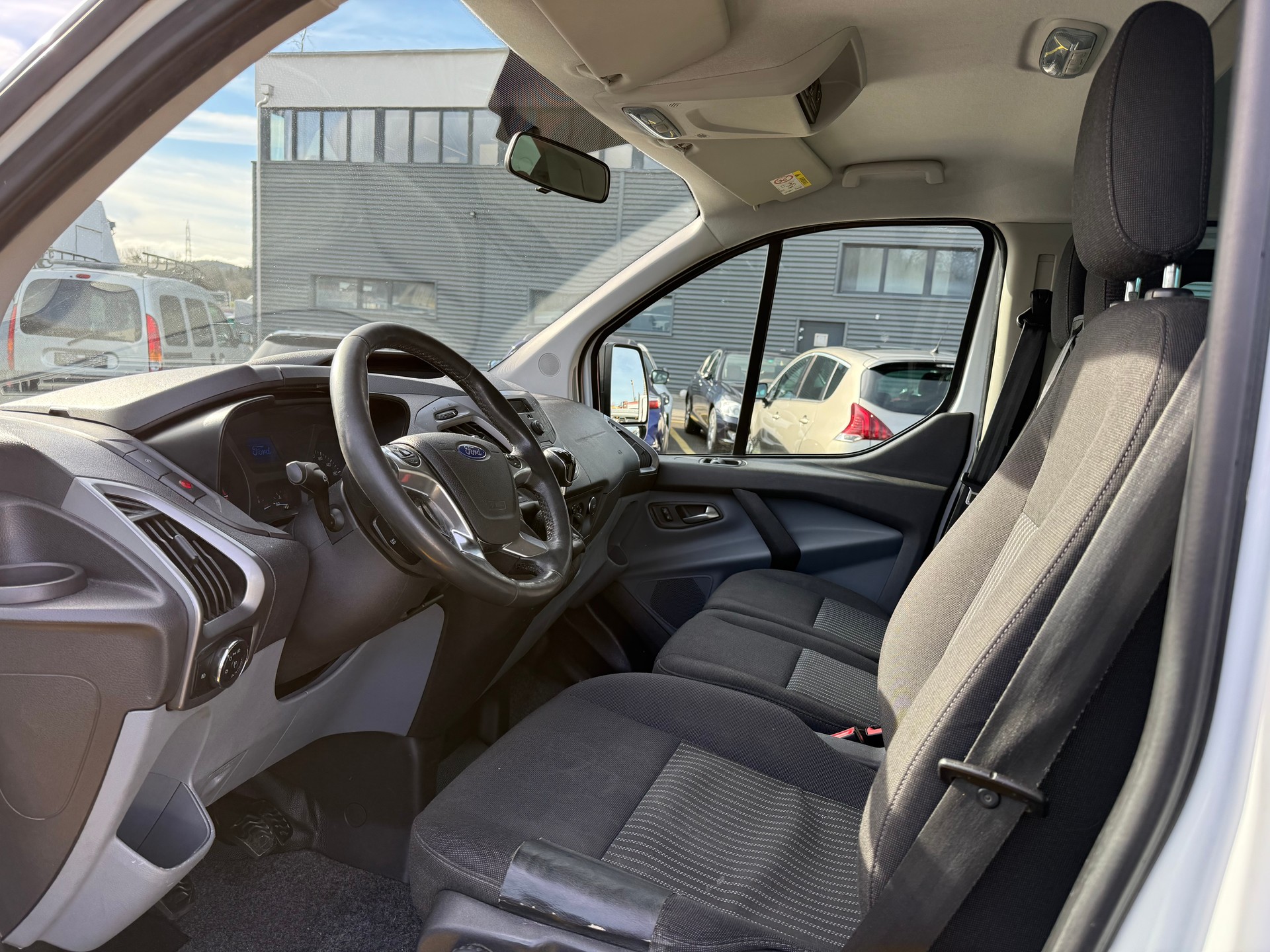FORD Transit Custom 300 L2H1 Ambiente-image-6
