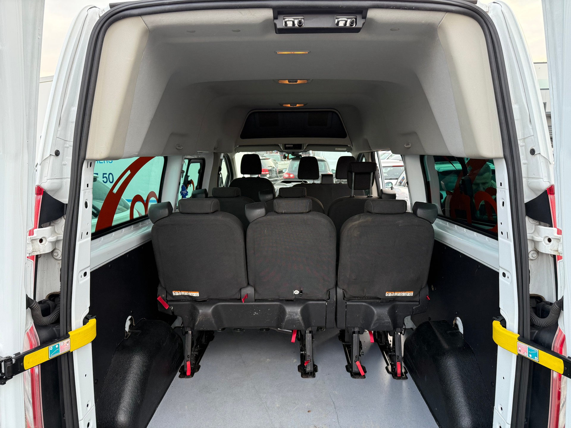 FORD Transit Custom 300 L2H1 Ambiente-image-8