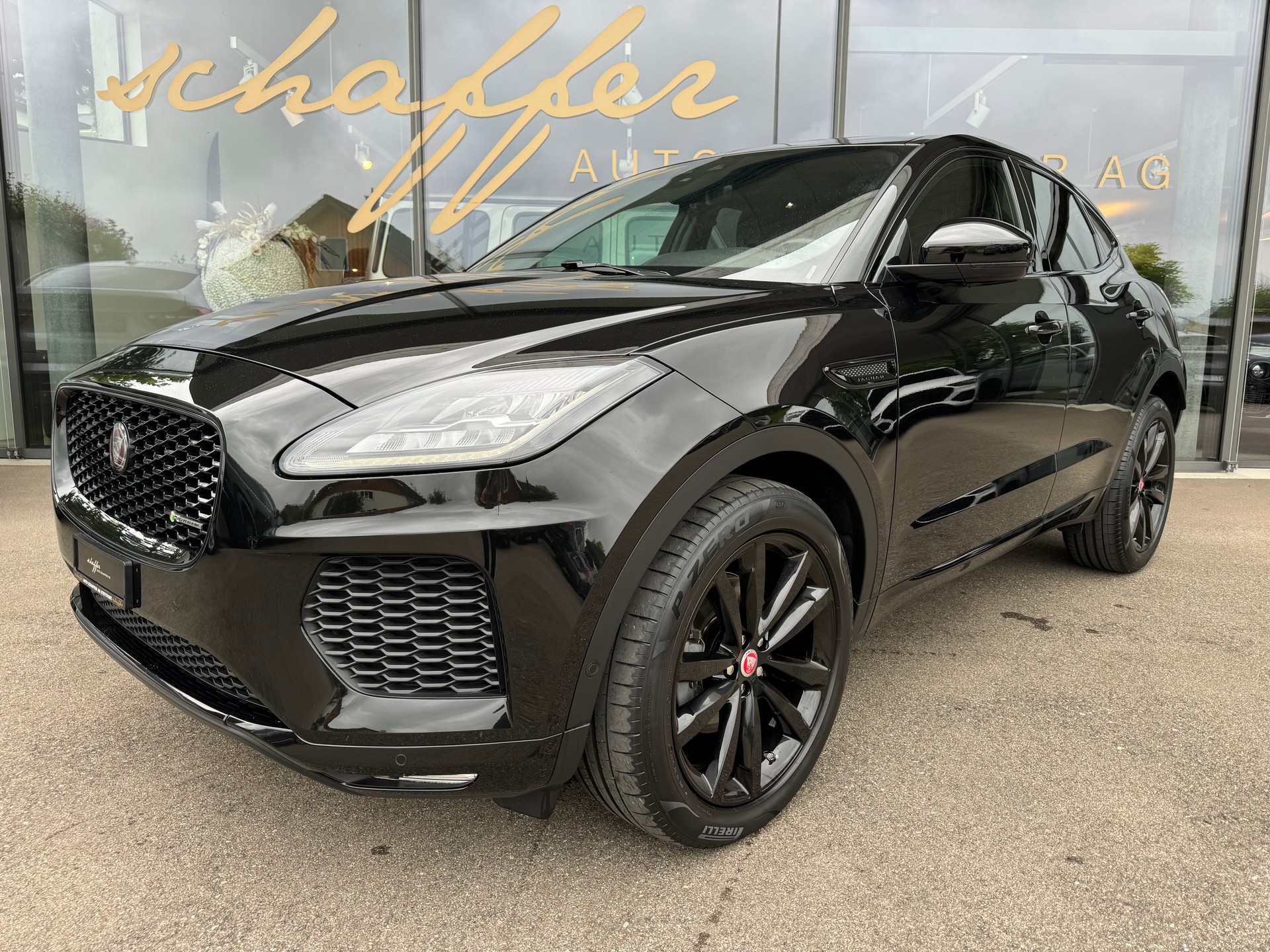 JAGUAR E-Pace 2.0d D150 R-Dynamic SE AWD Automatik-image-1