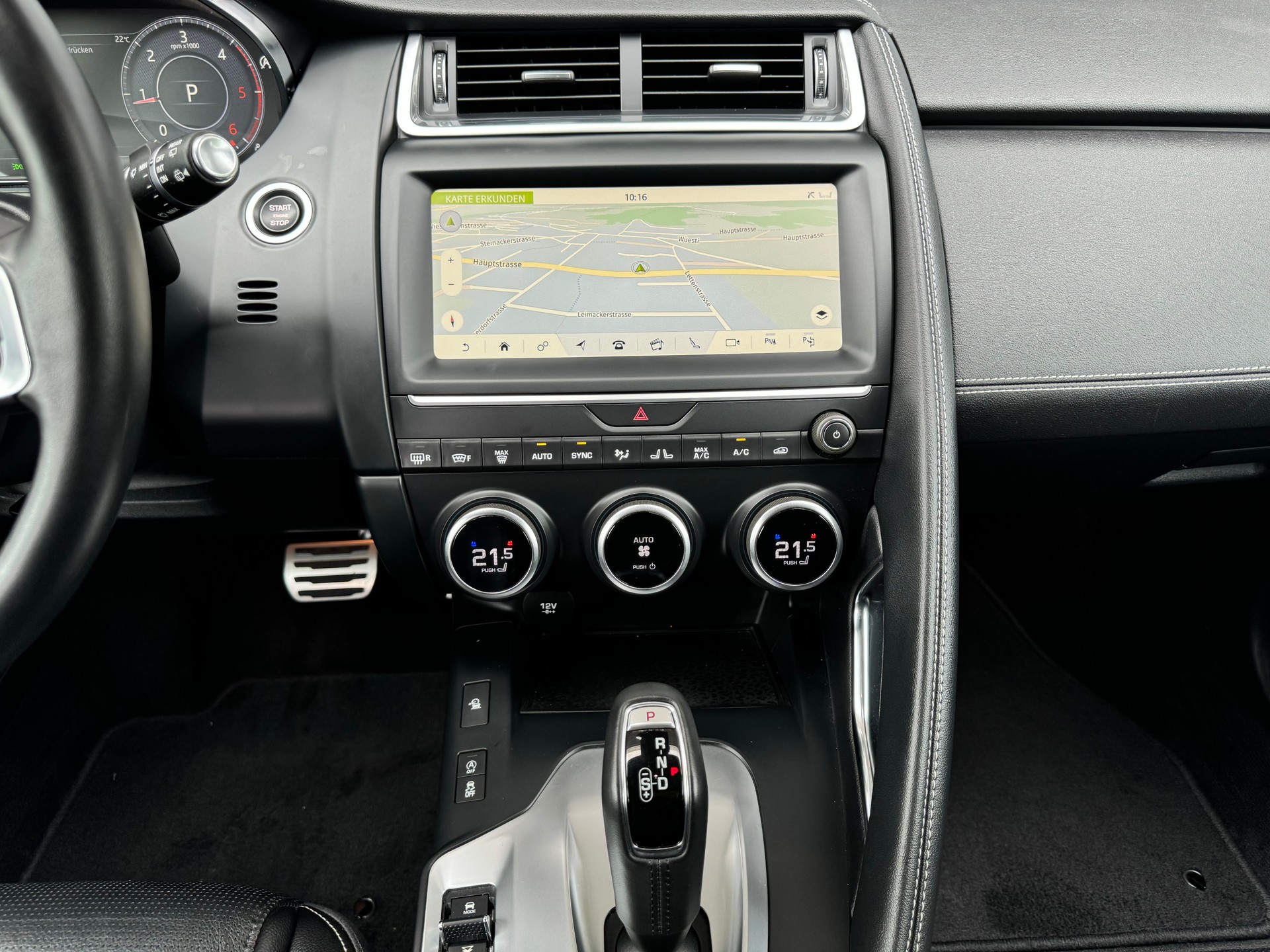 JAGUAR E-Pace 2.0d D150 R-Dynamic SE AWD Automatik-image-20