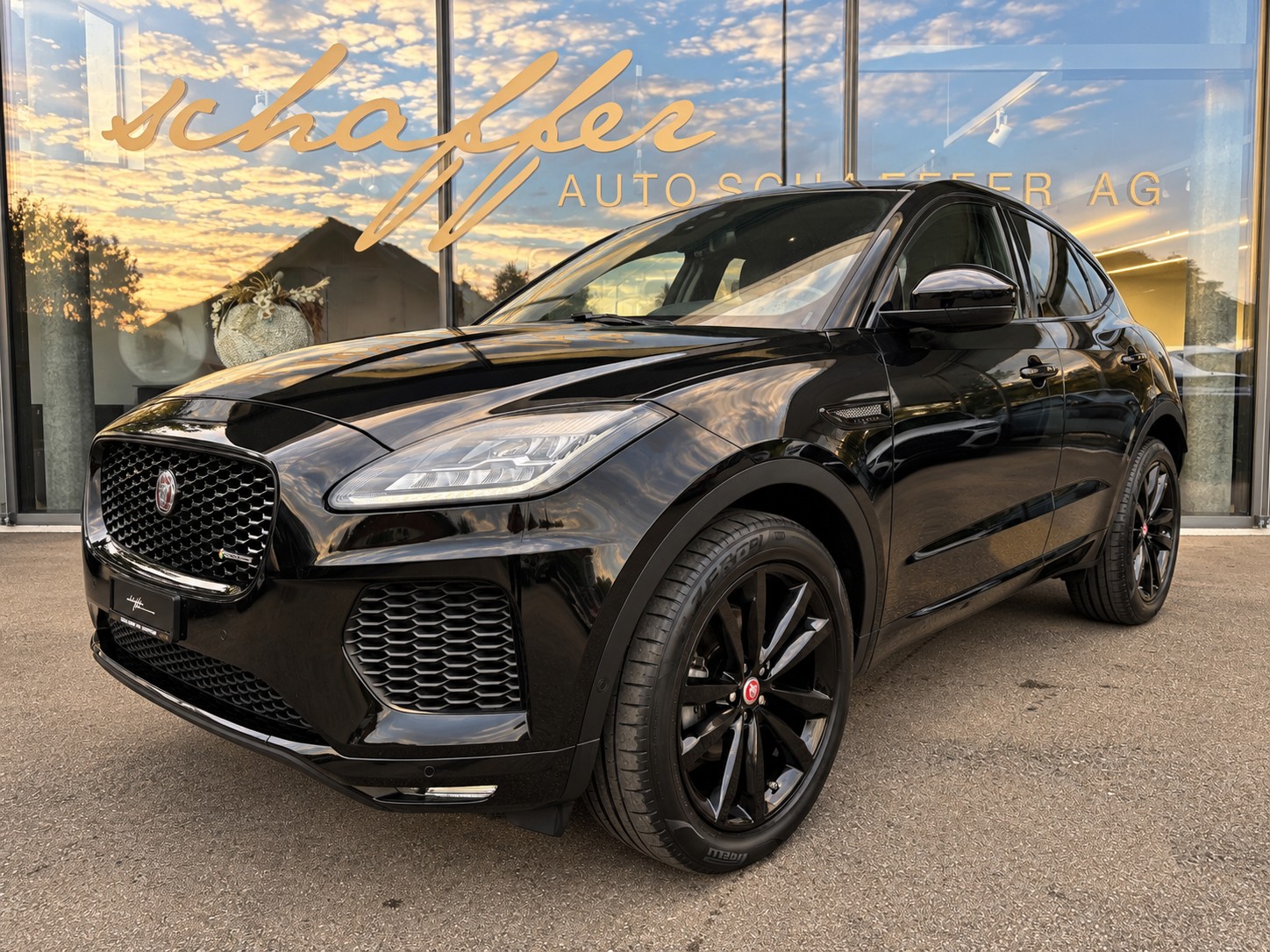 JAGUAR E-Pace 2.0d D150 R-Dynamic SE AWD Automatik-showroom-element-1
