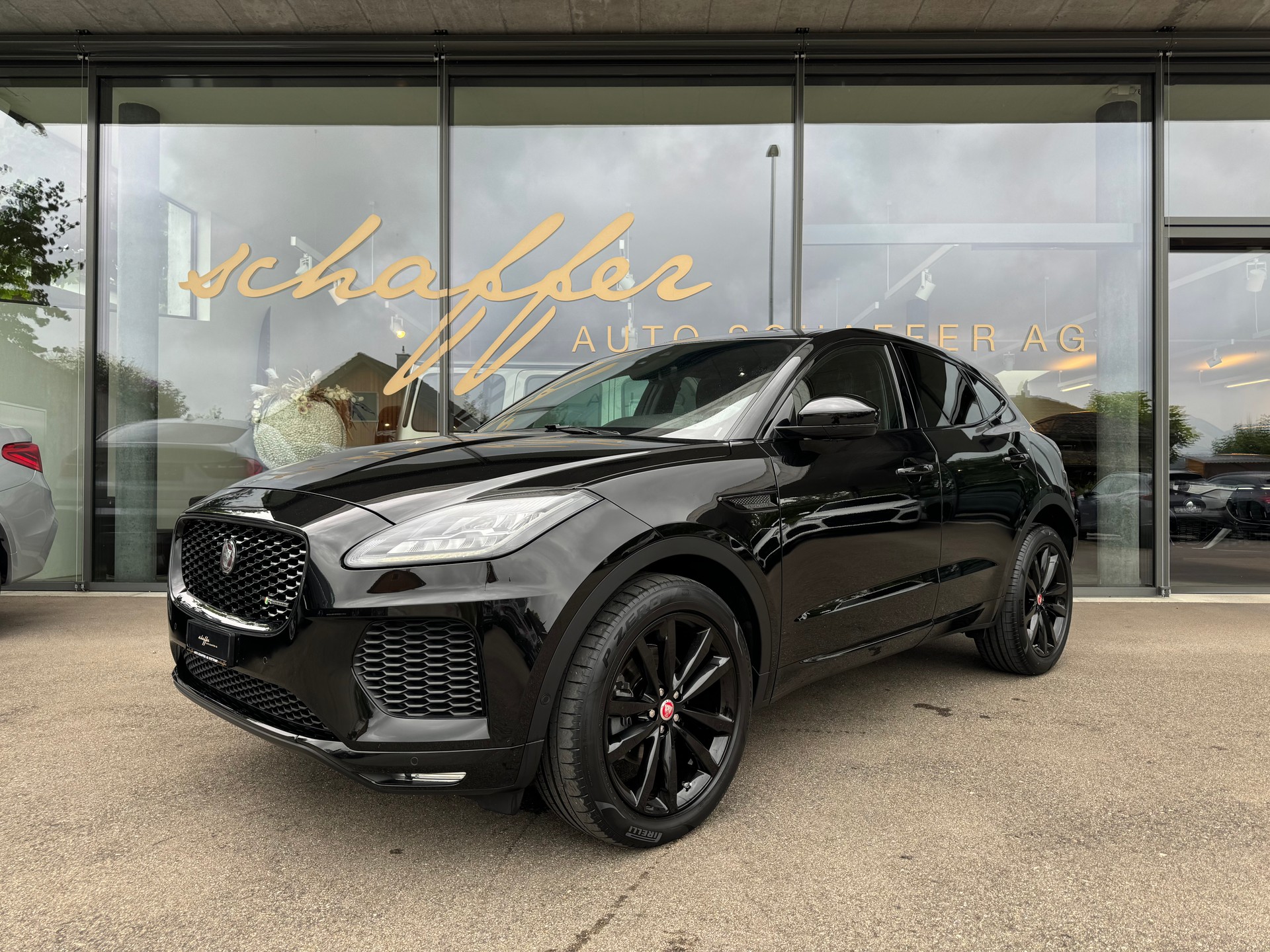 JAGUAR E-Pace 2.0d D150 R-Dynamic SE AWD Automatik-image-0