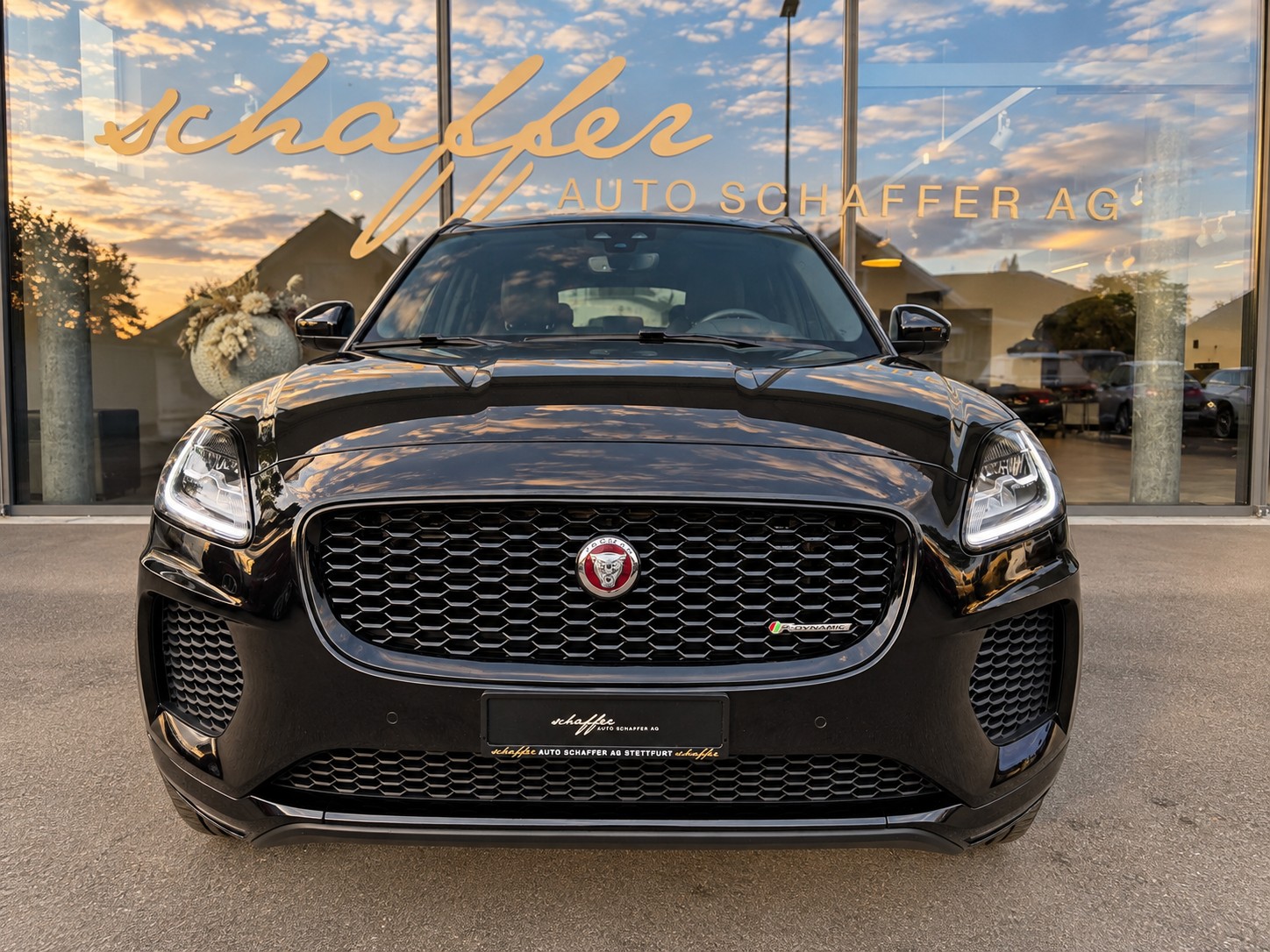 JAGUAR E-Pace 2.0d D150 R-Dynamic SE AWD Automatik-image-8