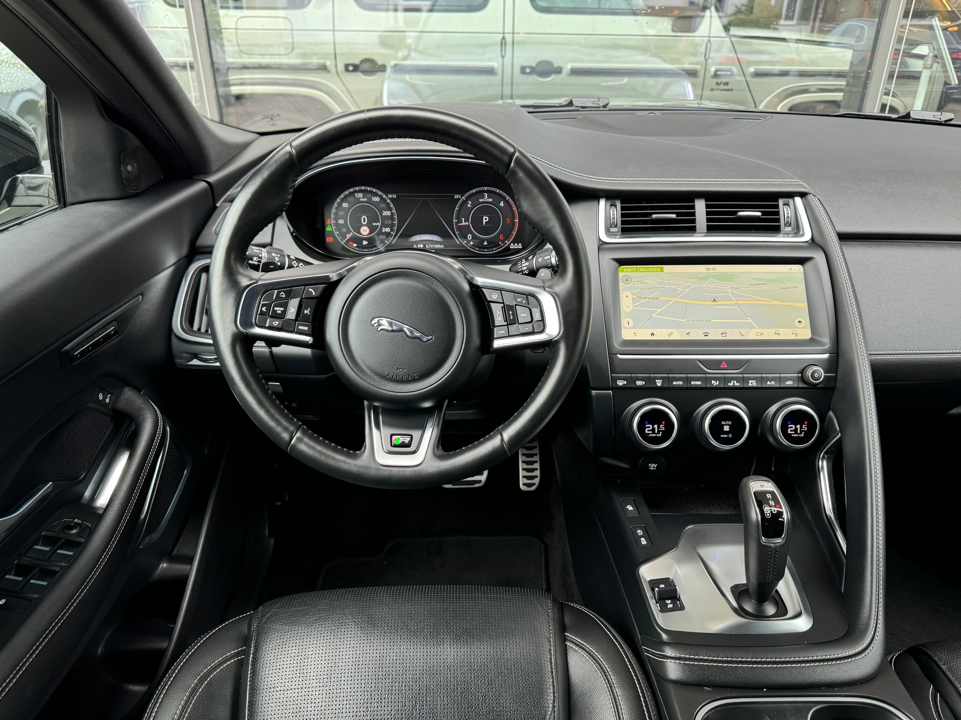 JAGUAR E-Pace 2.0d D150 R-Dynamic SE AWD Automatik-image-19