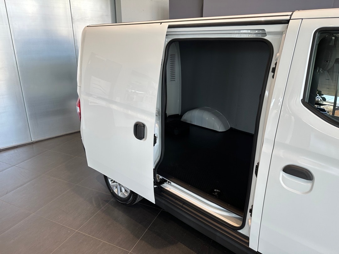 MAXUS eDELIVER 3 Kastenaufbau L1H1 50kWh-image-7