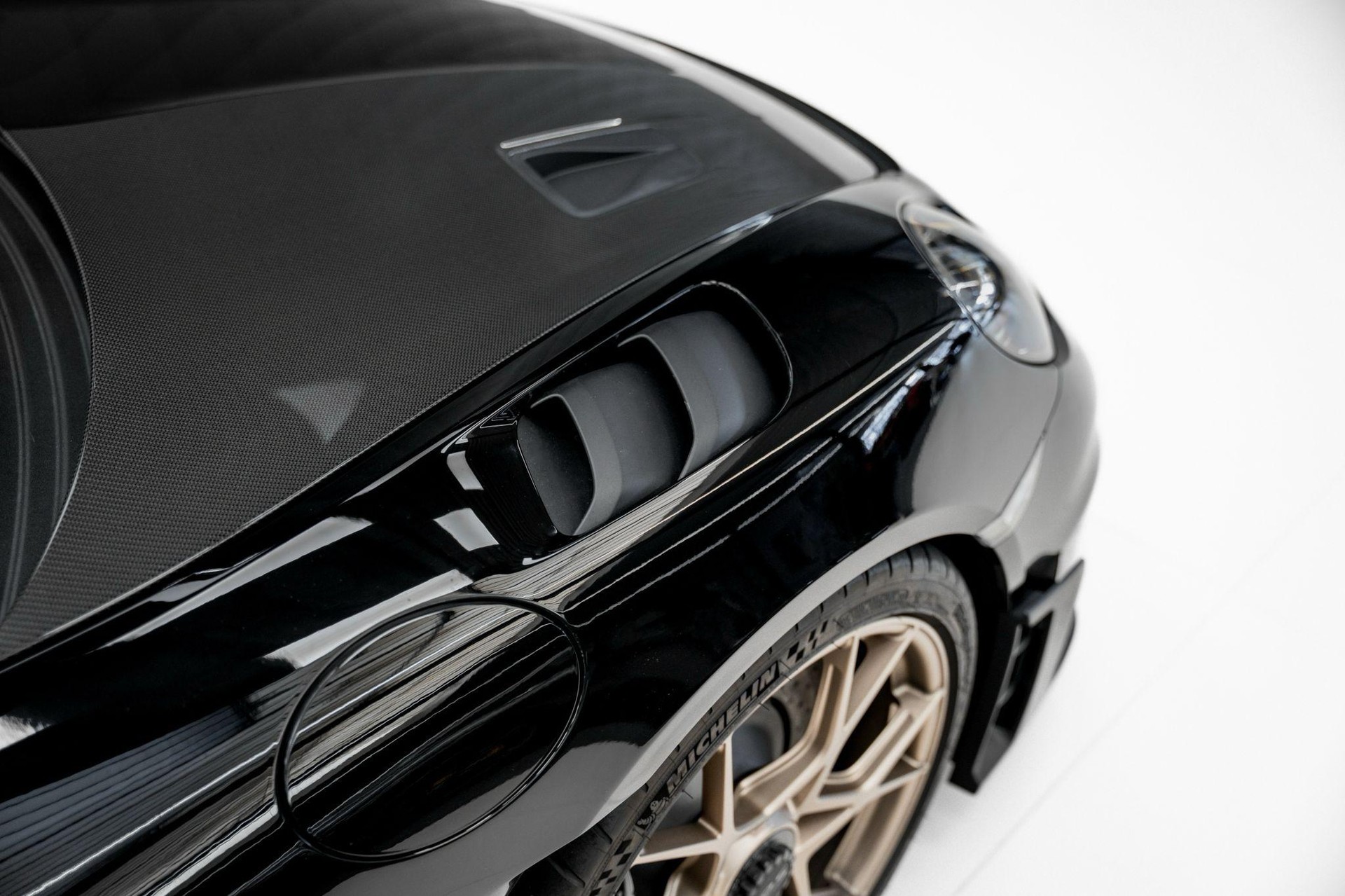 PORSCHE 718 Spyder RS-image-5