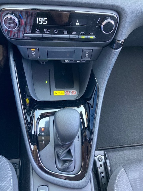 TOYOTA Yaris 1.5 Trend e-CVT-image-11