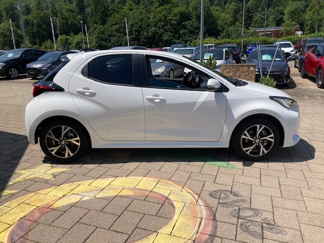 TOYOTA Yaris 1.5 Trend e-CVT-image-3