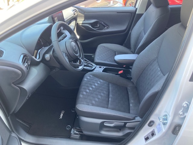 TOYOTA Yaris 1.5 Trend e-CVT-image-9