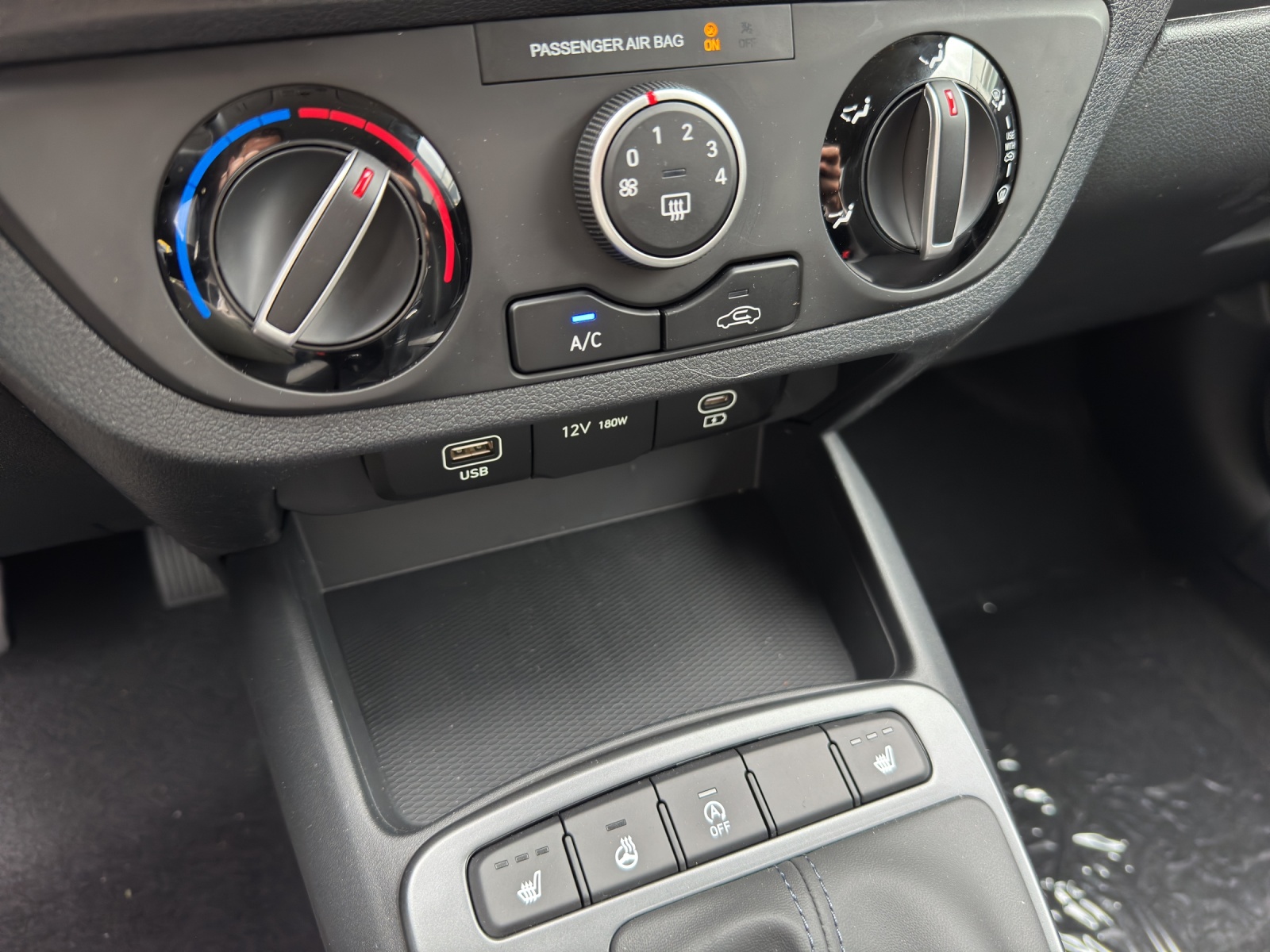 HYUNDAI i10 1.2 Amplia-image-10