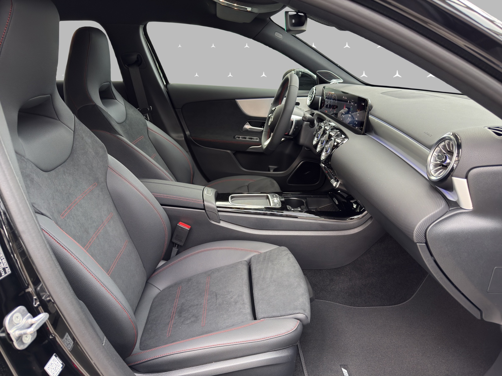 MERCEDES-BENZ A 220 4Matic 8G-DCT-image-10