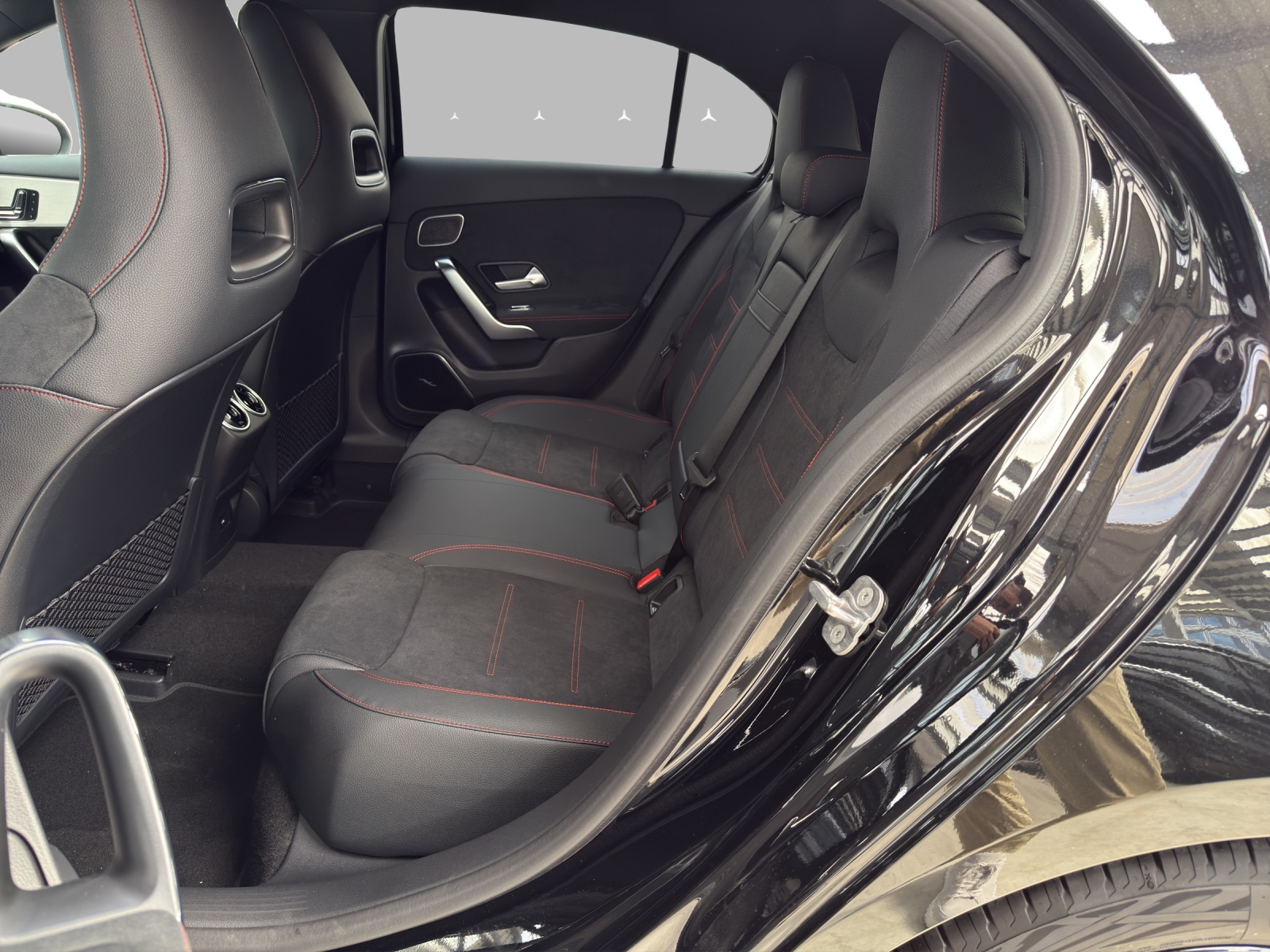 MERCEDES-BENZ A 220 4Matic 8G-DCT-image-9