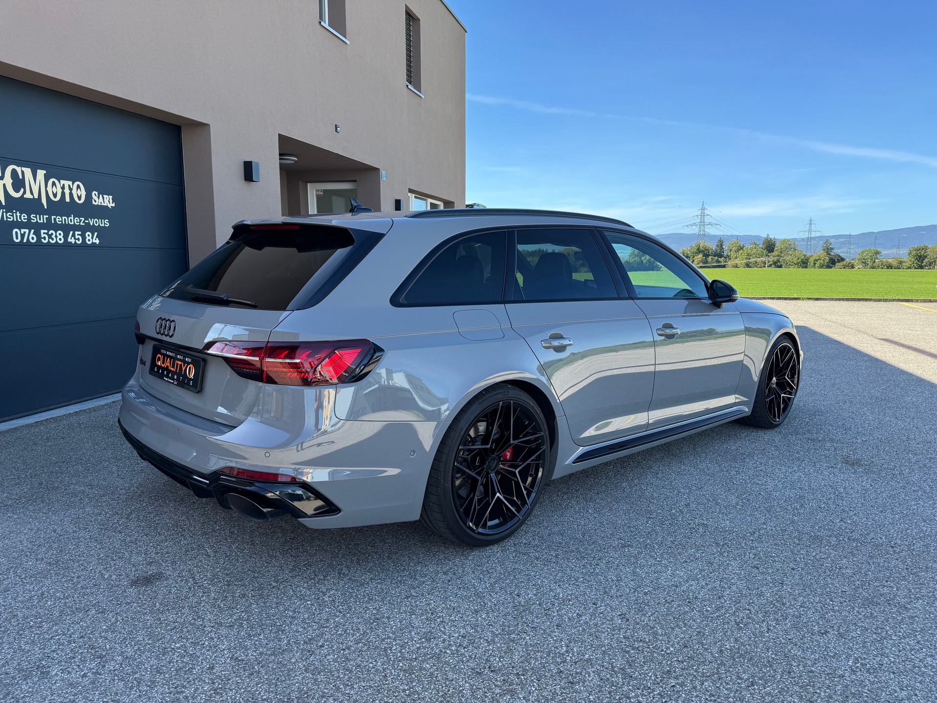 AUDI RS4 Avant quattro tiptronic-image-1