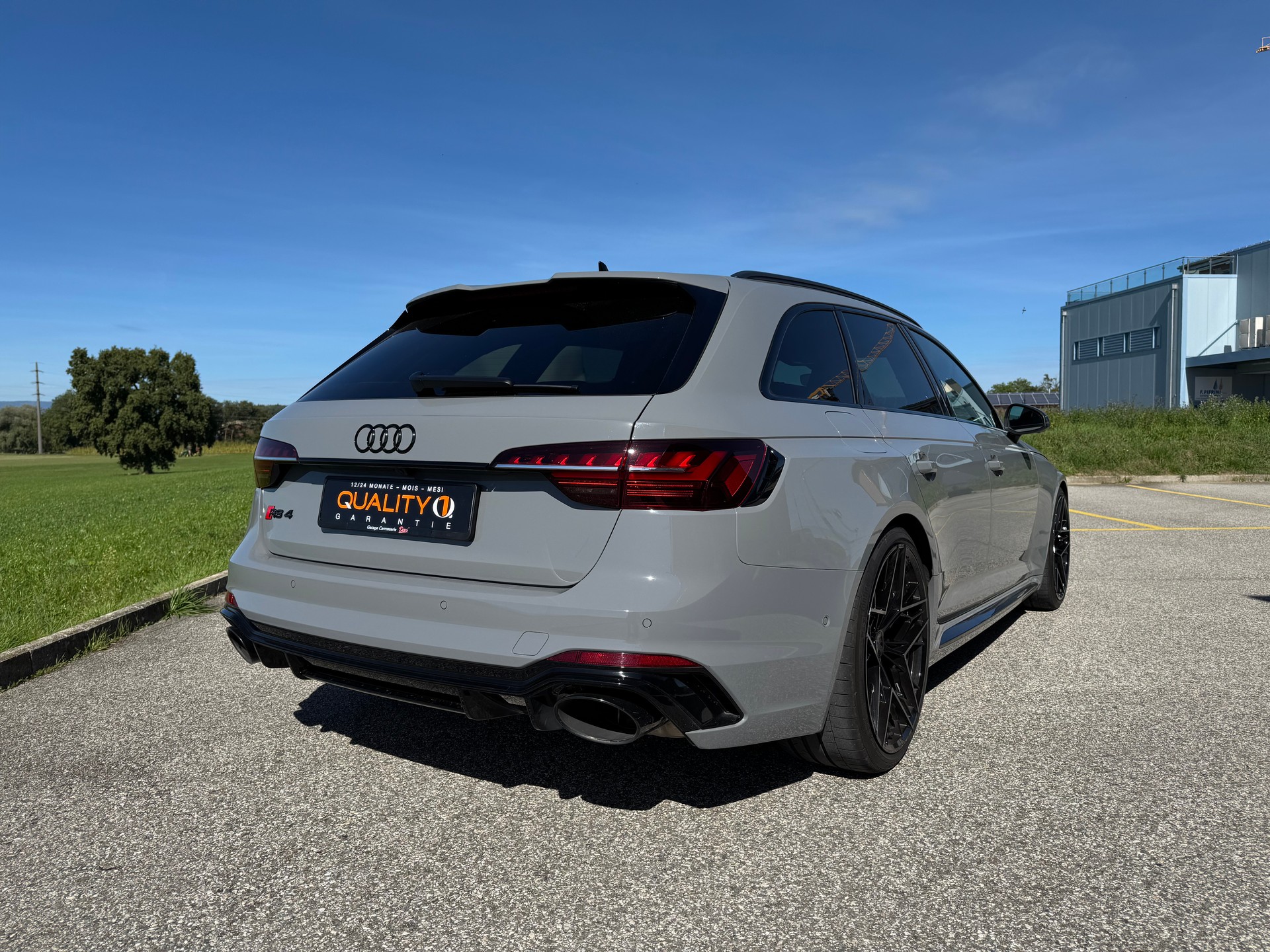 AUDI RS4 Avant quattro tiptronic-image-10