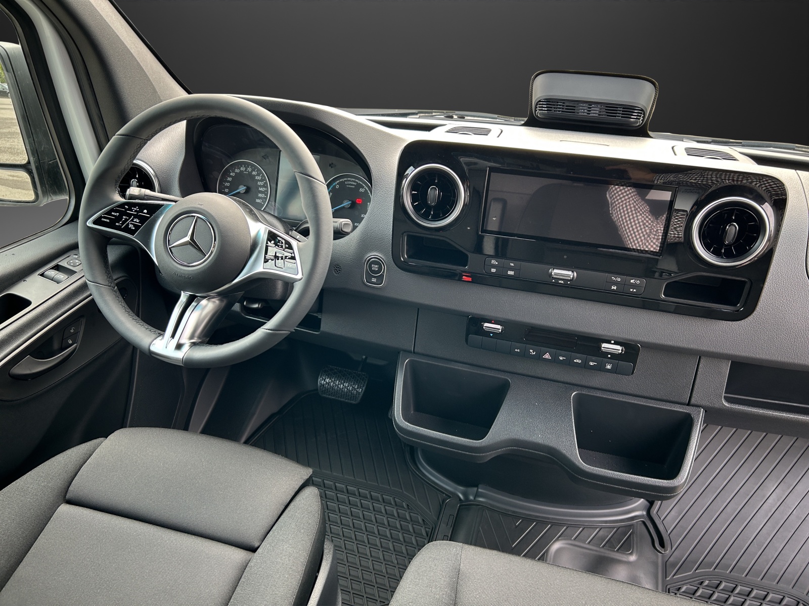 MERCEDES-BENZ eSprinter 320 PRO KA 3665mm S Worker-image-8