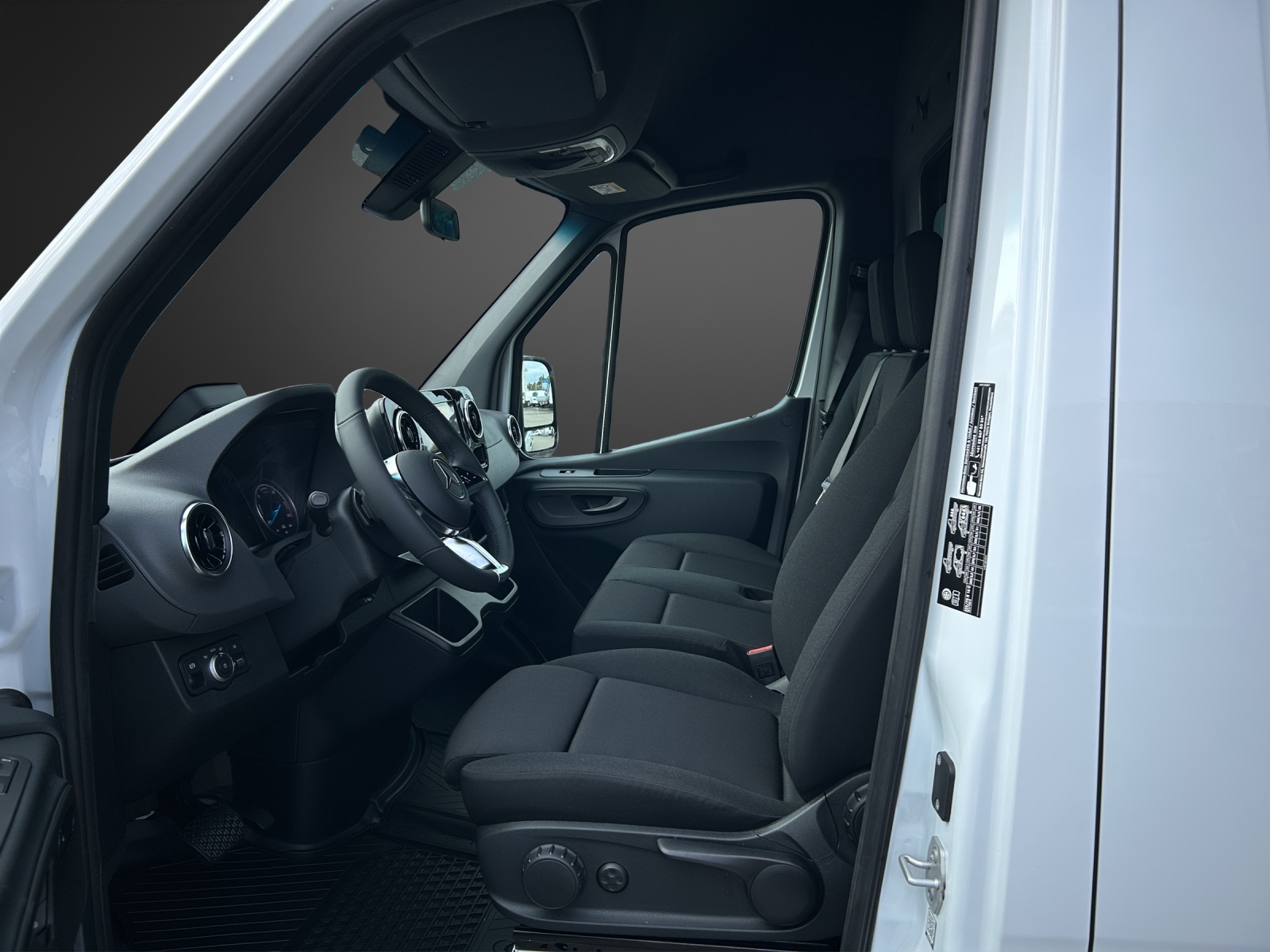 MERCEDES-BENZ eSprinter 320 PRO KA 3665mm S Worker-image-9