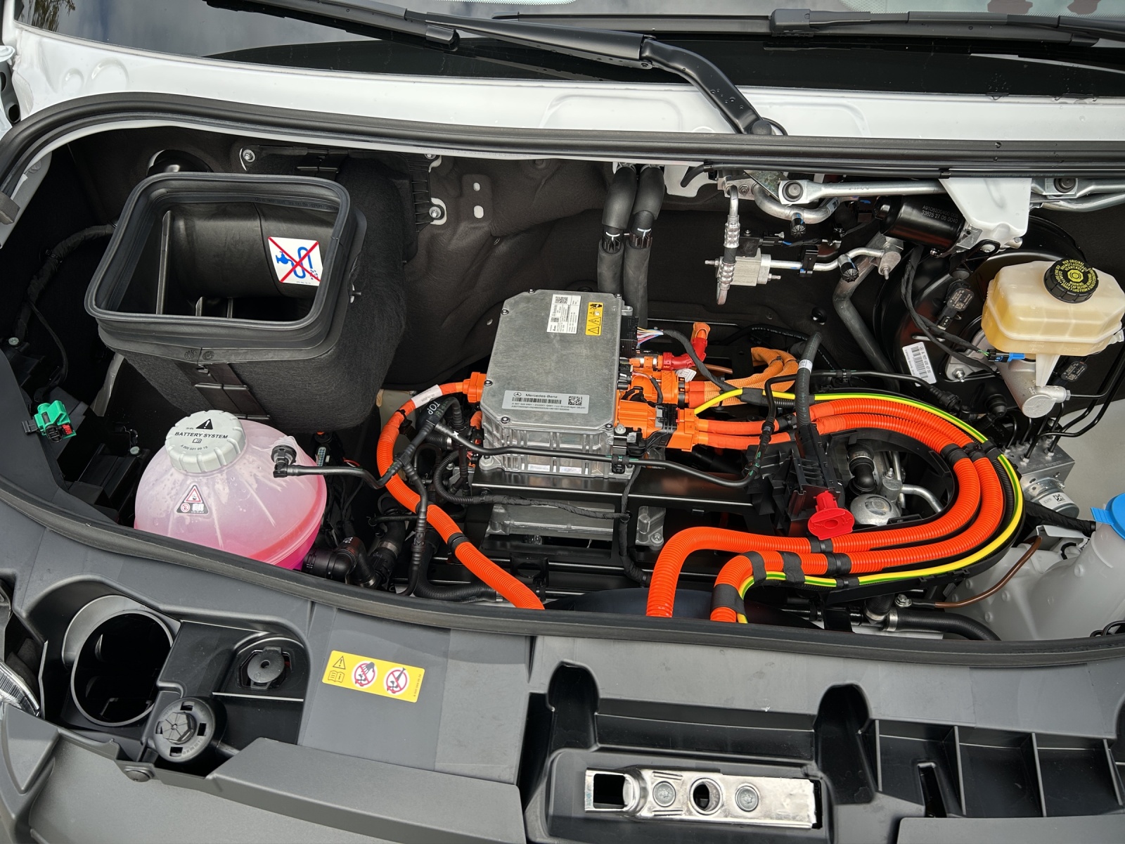MERCEDES-BENZ eSprinter 320 PRO KA 3665mm S Worker-image-11