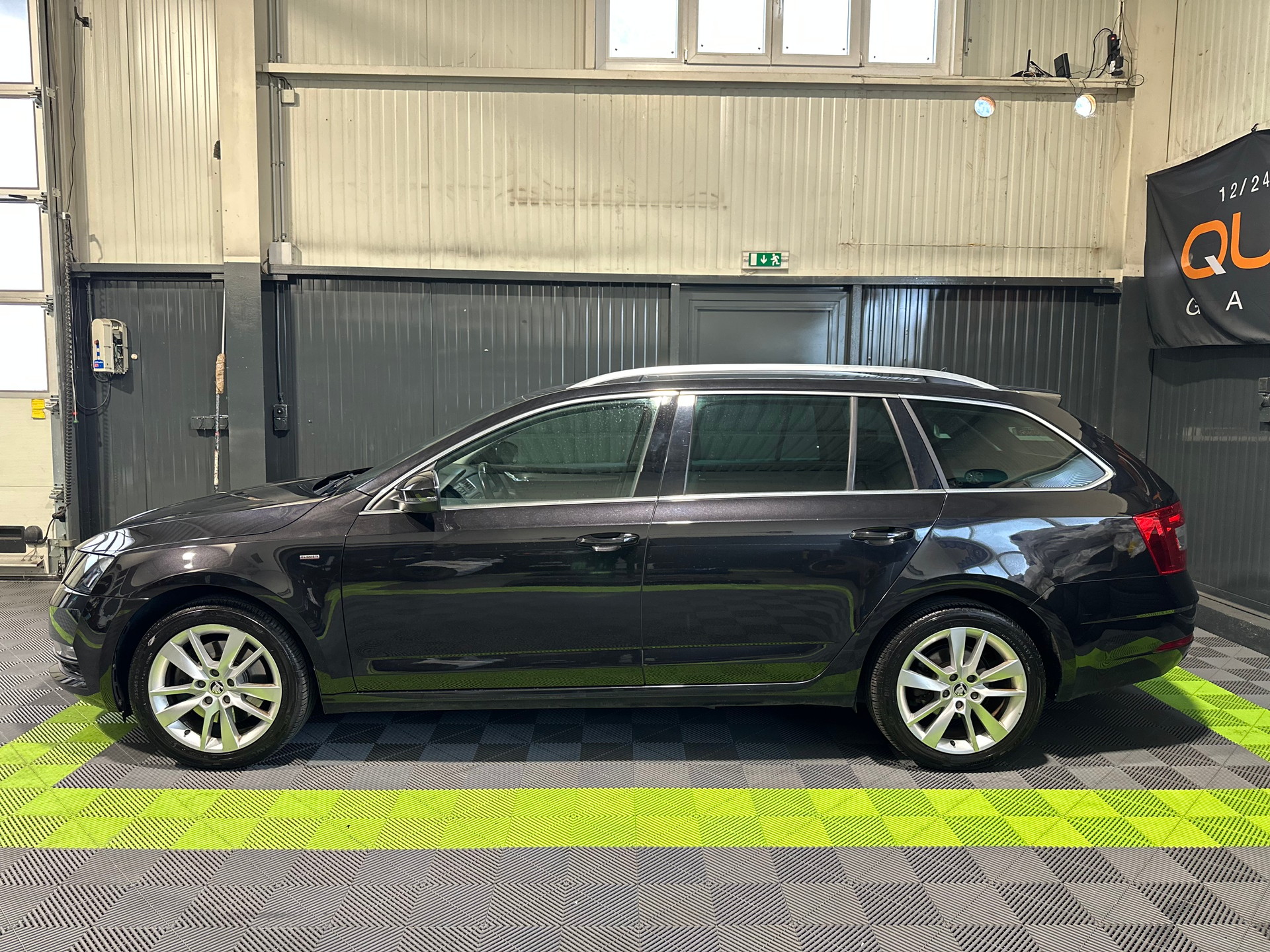 SKODA Octavia Combi 2.0 TSI Clever 4x4 DSG-image-2