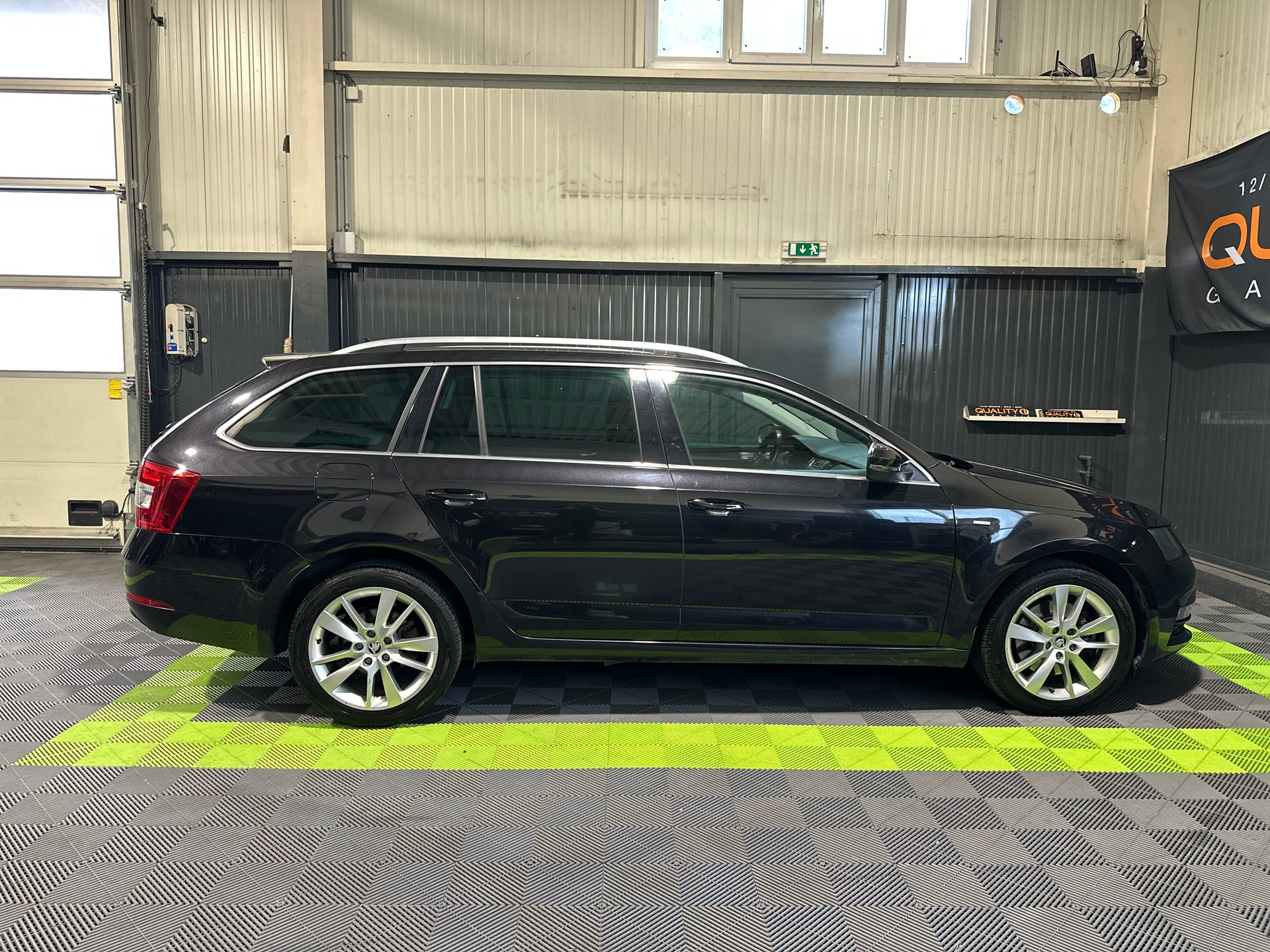 SKODA Octavia Combi 2.0 TSI Clever 4x4 DSG-image-6