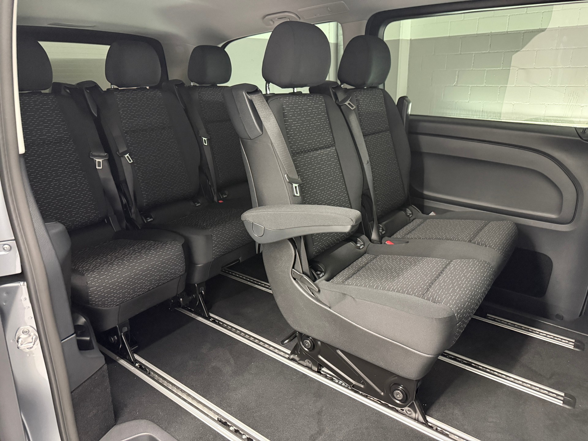 MERCEDES-BENZ Vito 116 CDI 4MATIC Tourer SELECT Family 3200mm L-image-8