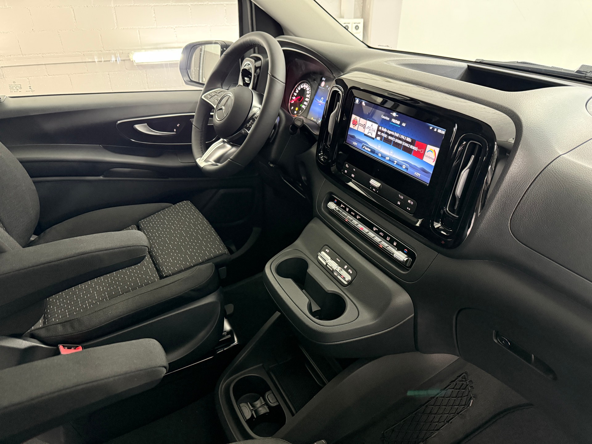 MERCEDES-BENZ Vito 116 CDI 4MATIC Tourer SELECT Family 3200mm L-image-11