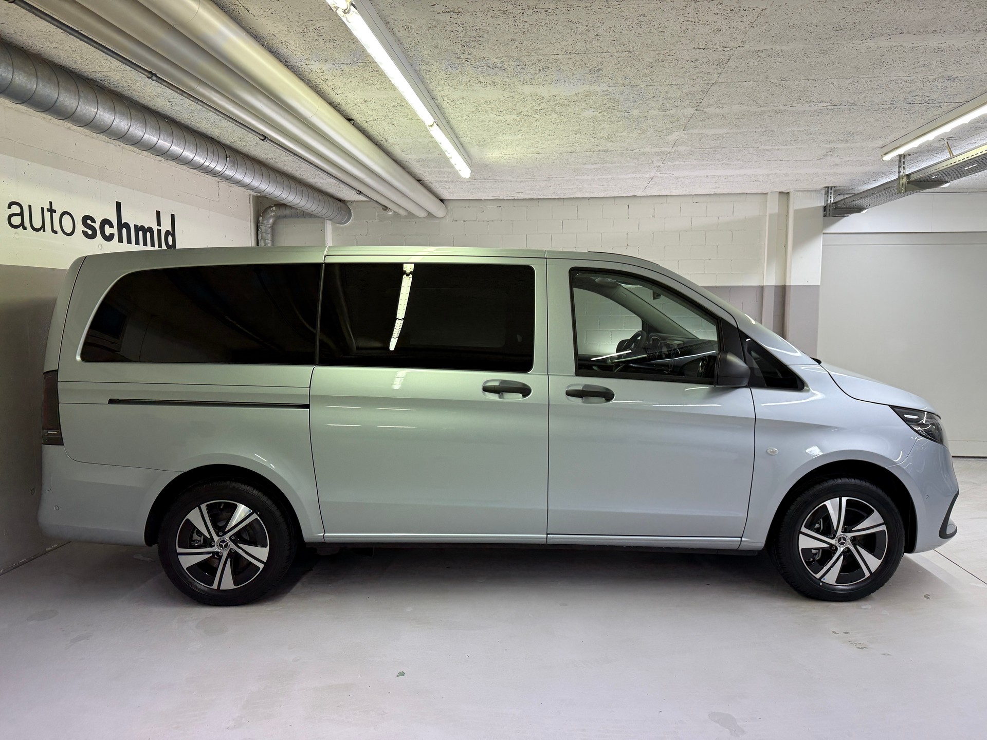 MERCEDES-BENZ Vito 116 CDI 4MATIC Tourer SELECT Family 3200mm L-image-2
