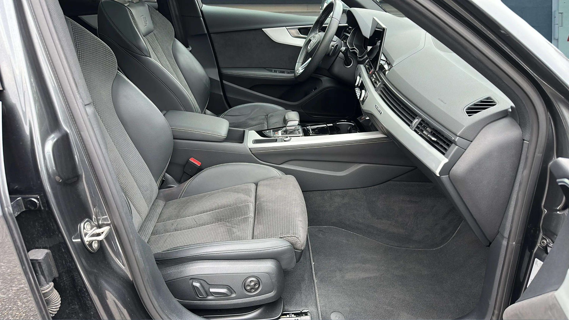 AUDI S4 Avant 3.0 TDI M-HEV quattro tiptronic mit AHK + Panoramadach & Standheizung-image-11