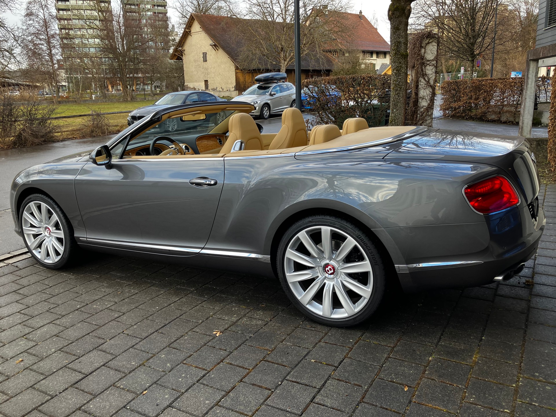 BENTLEY Continental GTC 4.0 V8-image-5