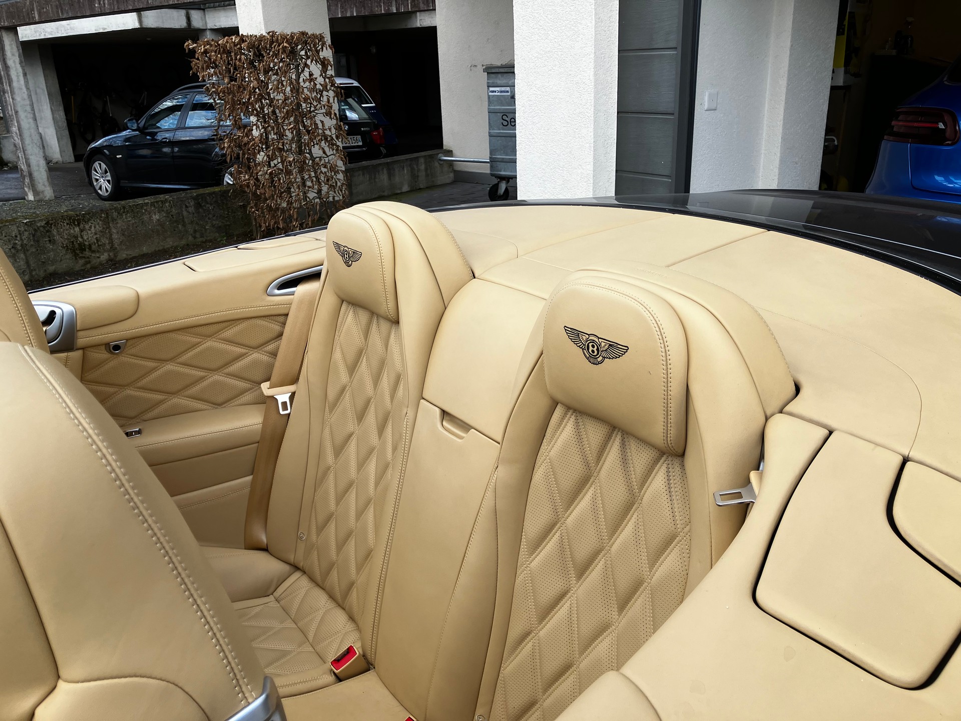 BENTLEY Continental GTC 4.0 V8-image-11