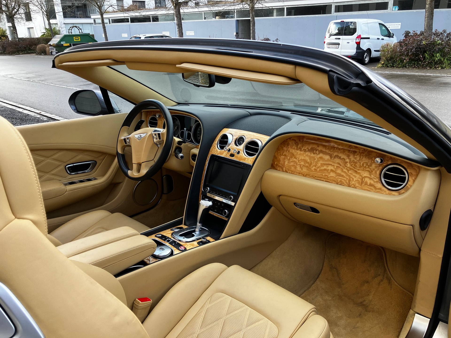 BENTLEY Continental GTC 4.0 V8-image-9