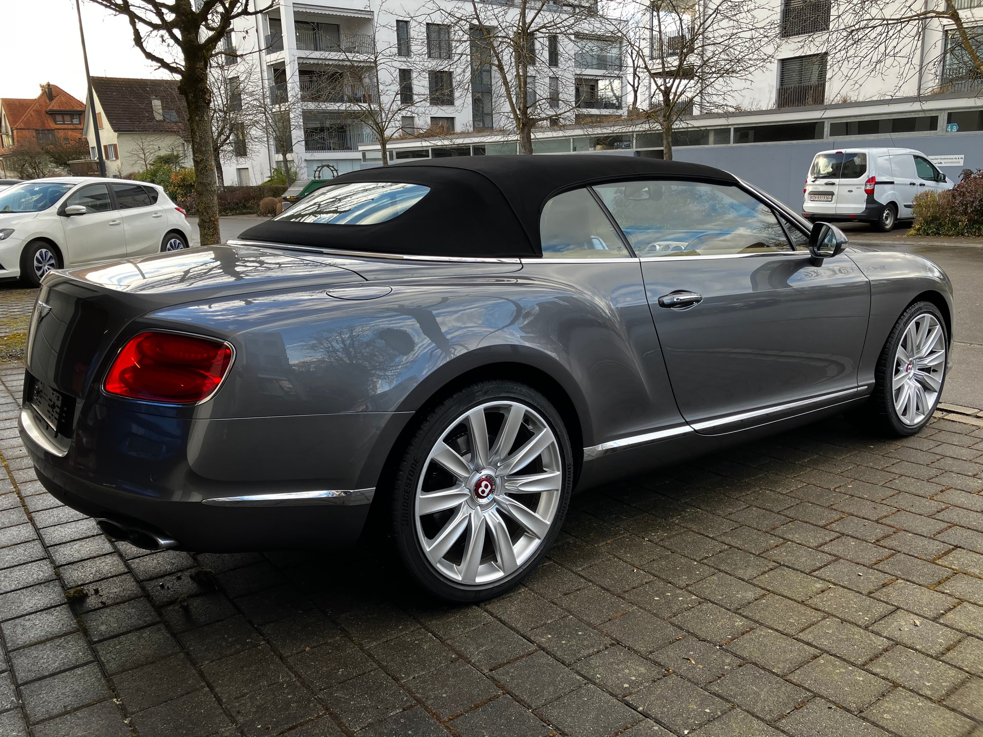 BENTLEY Continental GTC 4.0 V8-image-7