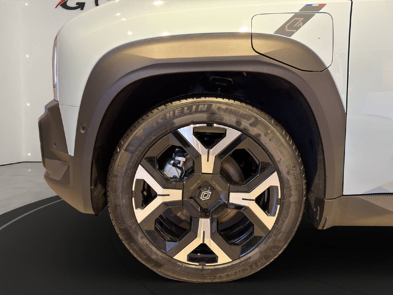 RENAULT R4 E-Tech Comfort Range techno-image-4