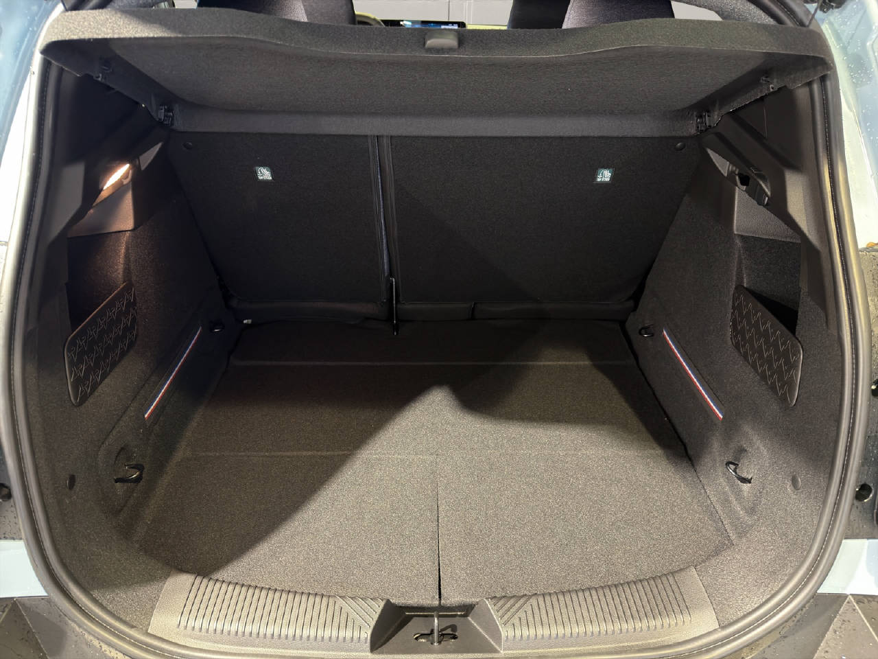 RENAULT R4 E-Tech Comfort Range techno-image-7