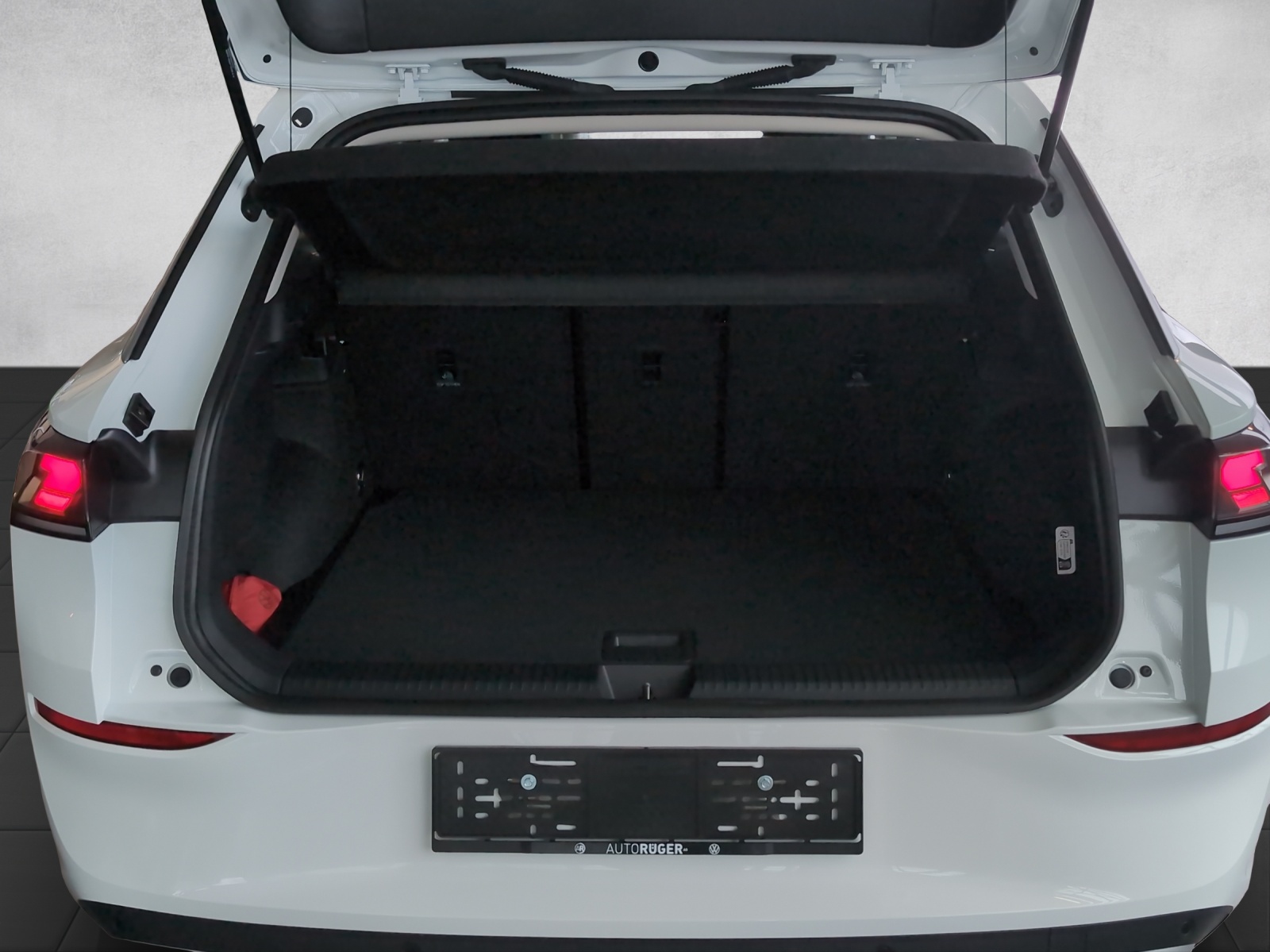 VW T-Roc 1.5 eTSI mHEV Life DSG-image-10