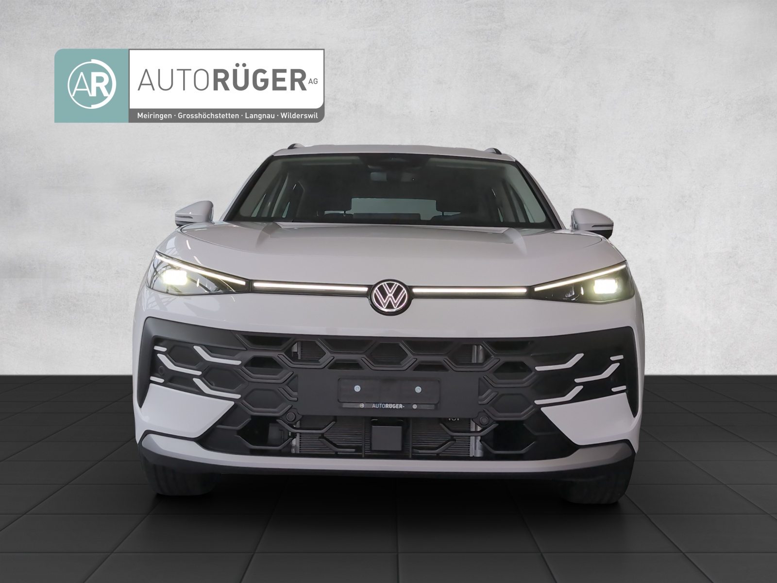 VW T-Roc 1.5 eTSI mHEV Life DSG-image-1